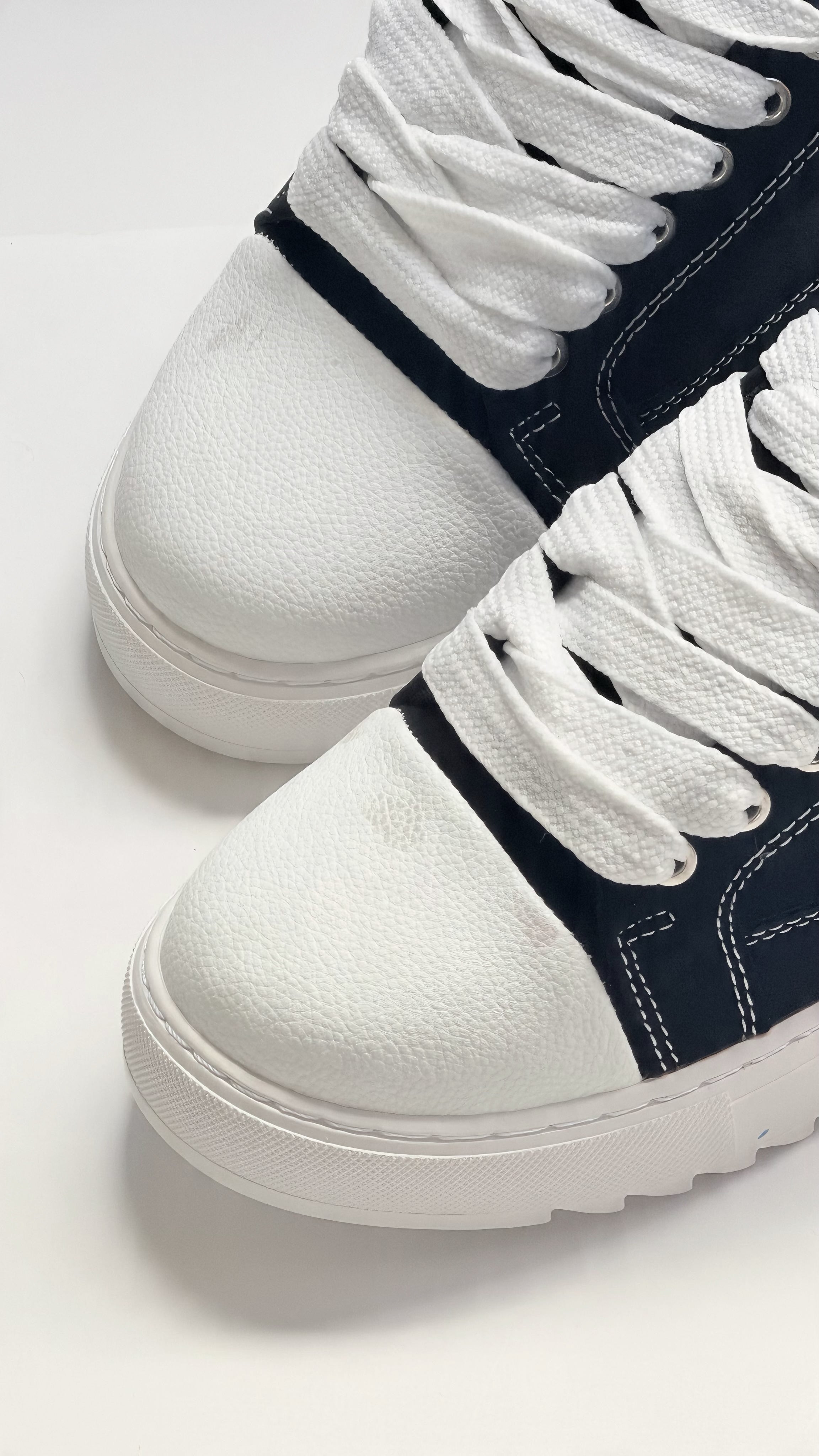 Numeris Sneakers