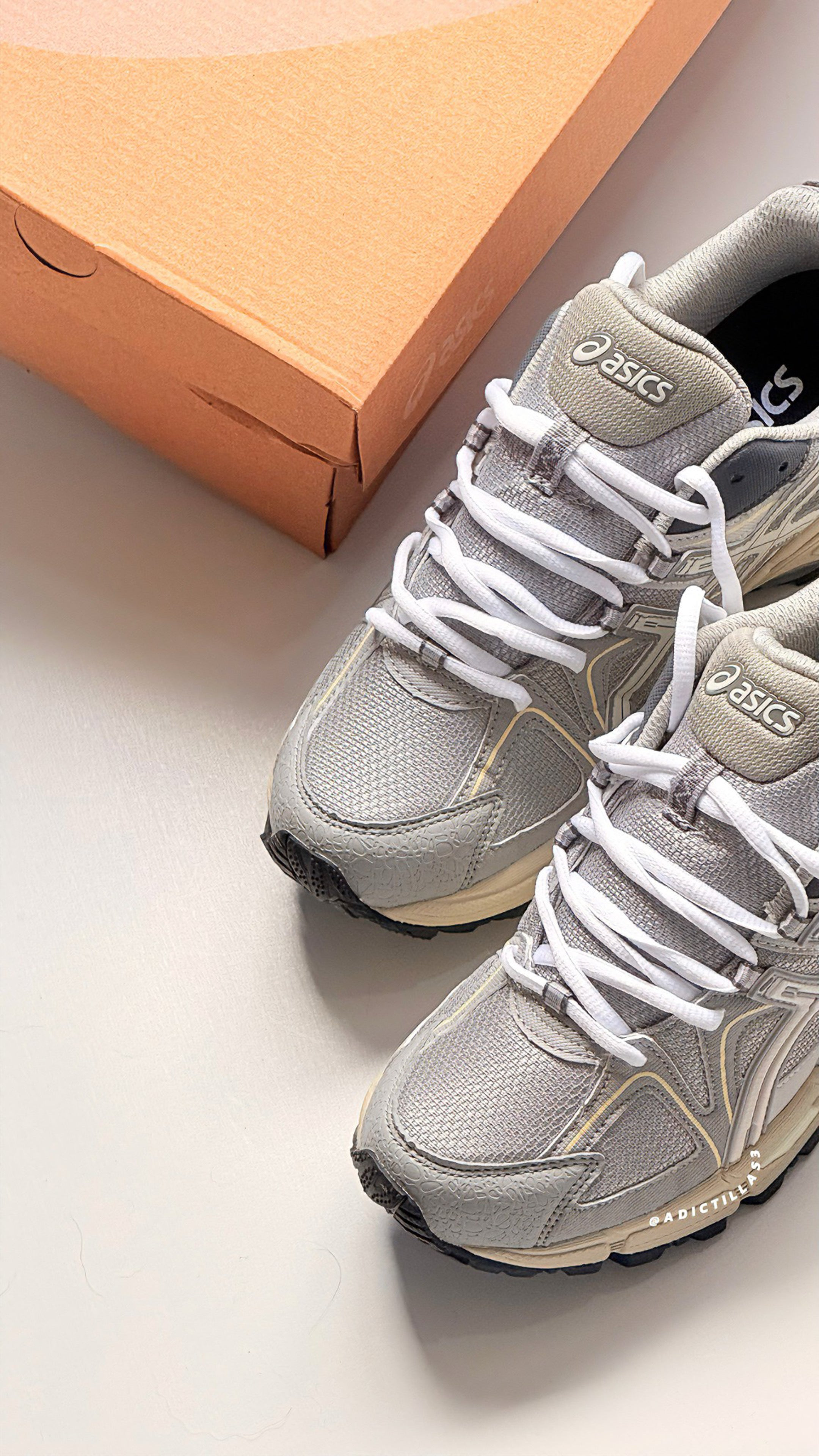 Asics Gel-Kahana 8 ‘Silver Dark Grey’