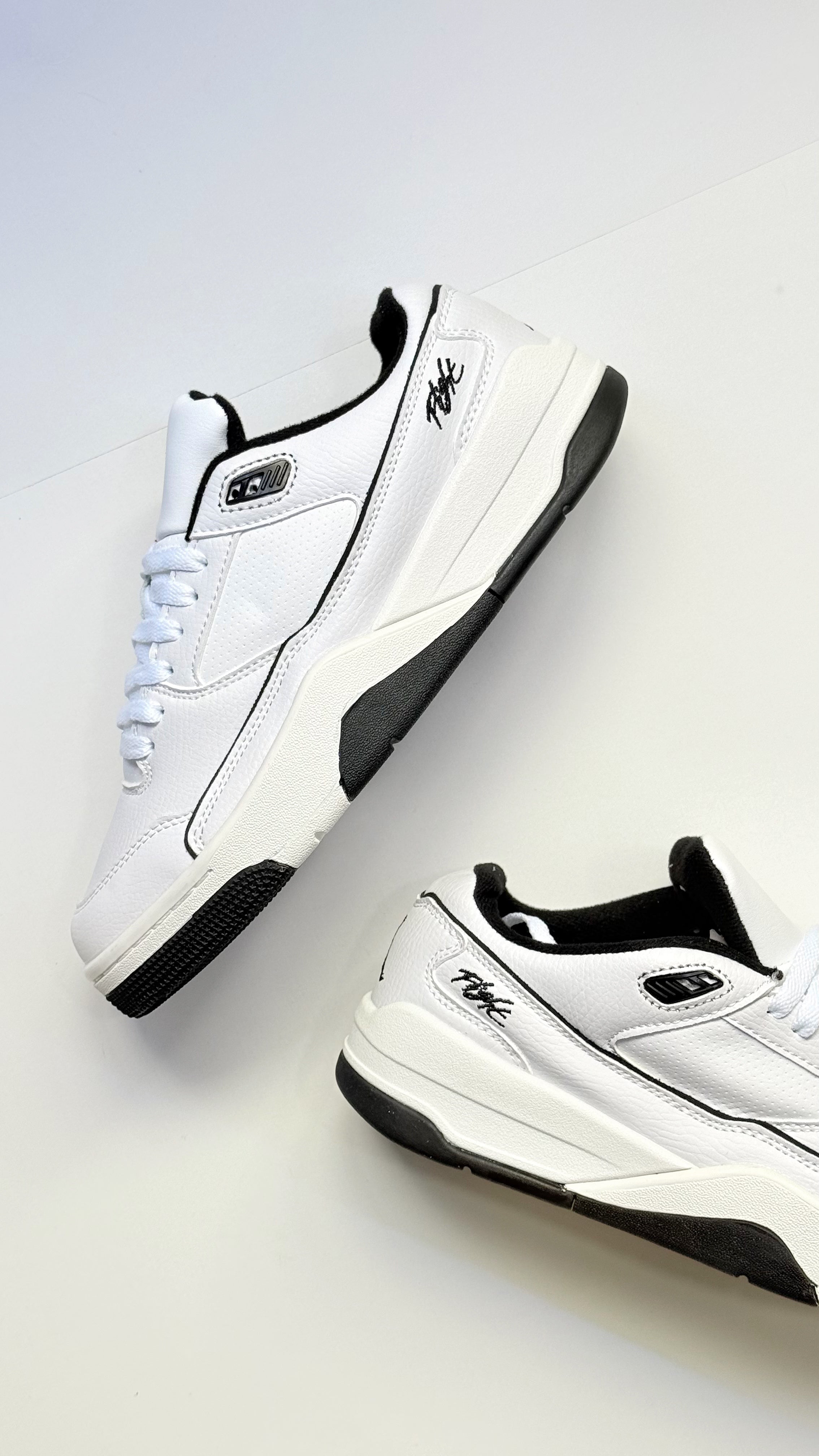 Jordan Flight Court
Schuh (Herren)