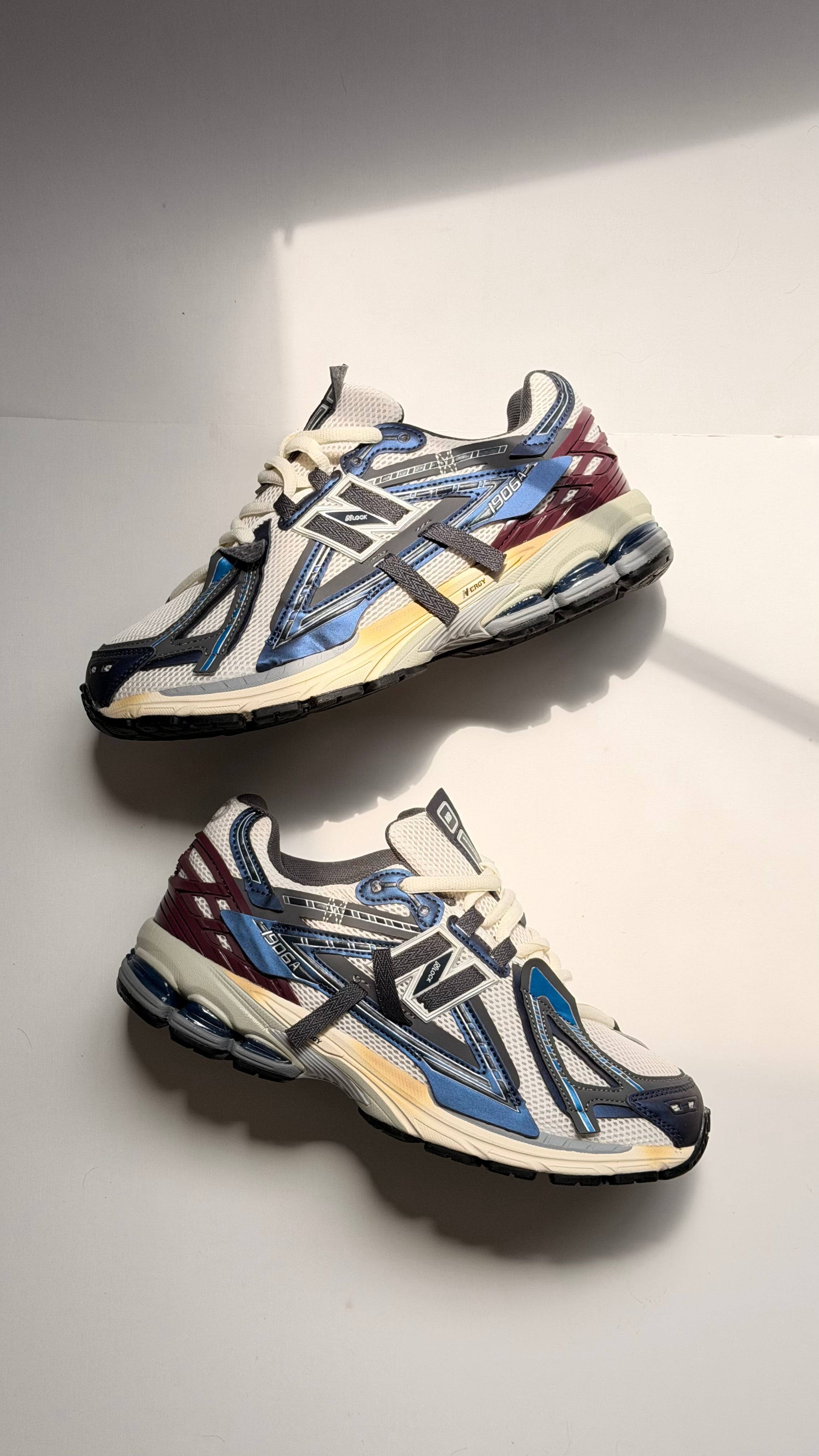 New Balance 1906A
Inkwell Sea Salt