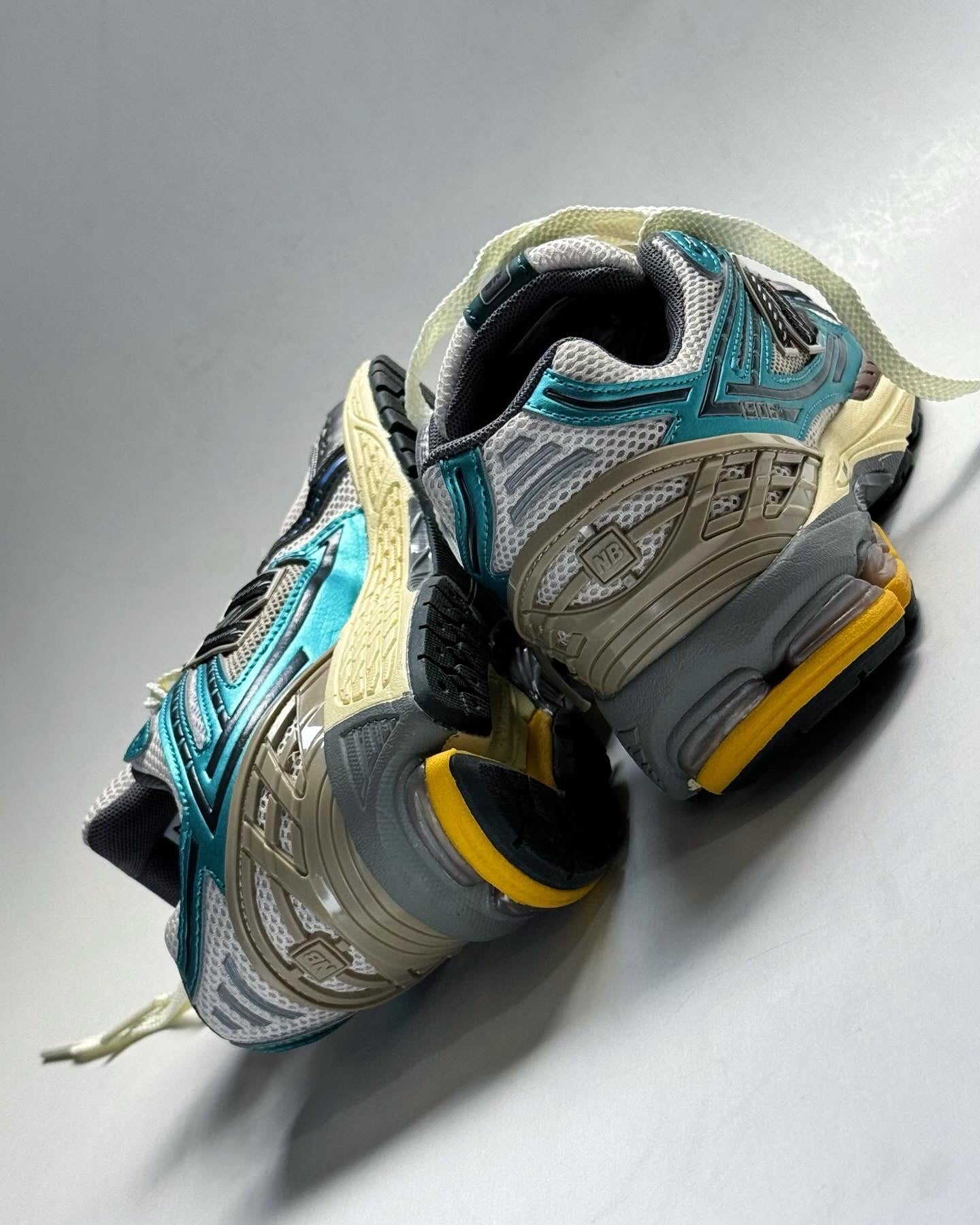 New Balance 1906 R Metallic Teal