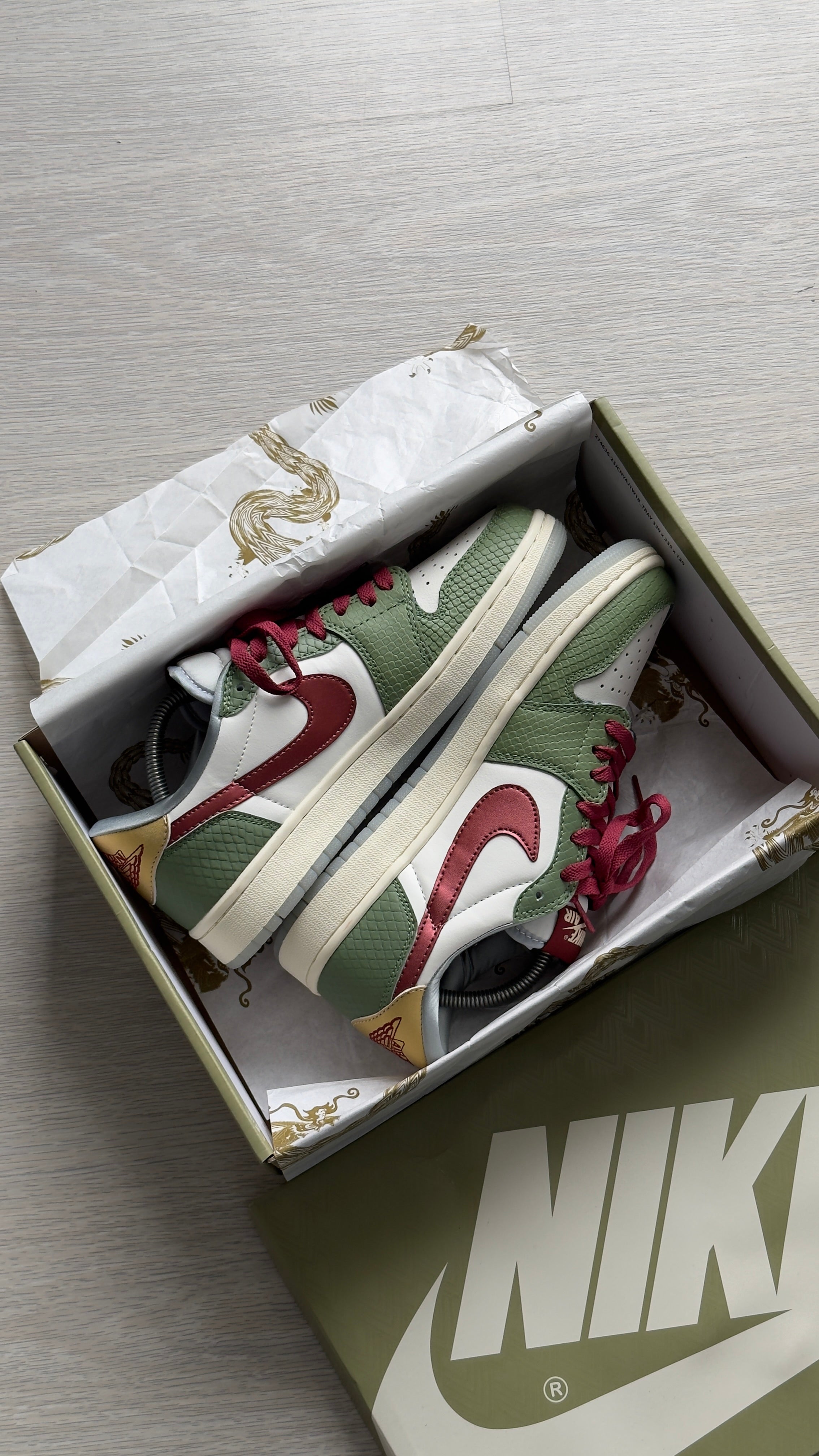 Jordan 1 Low SE Year of the Dragon