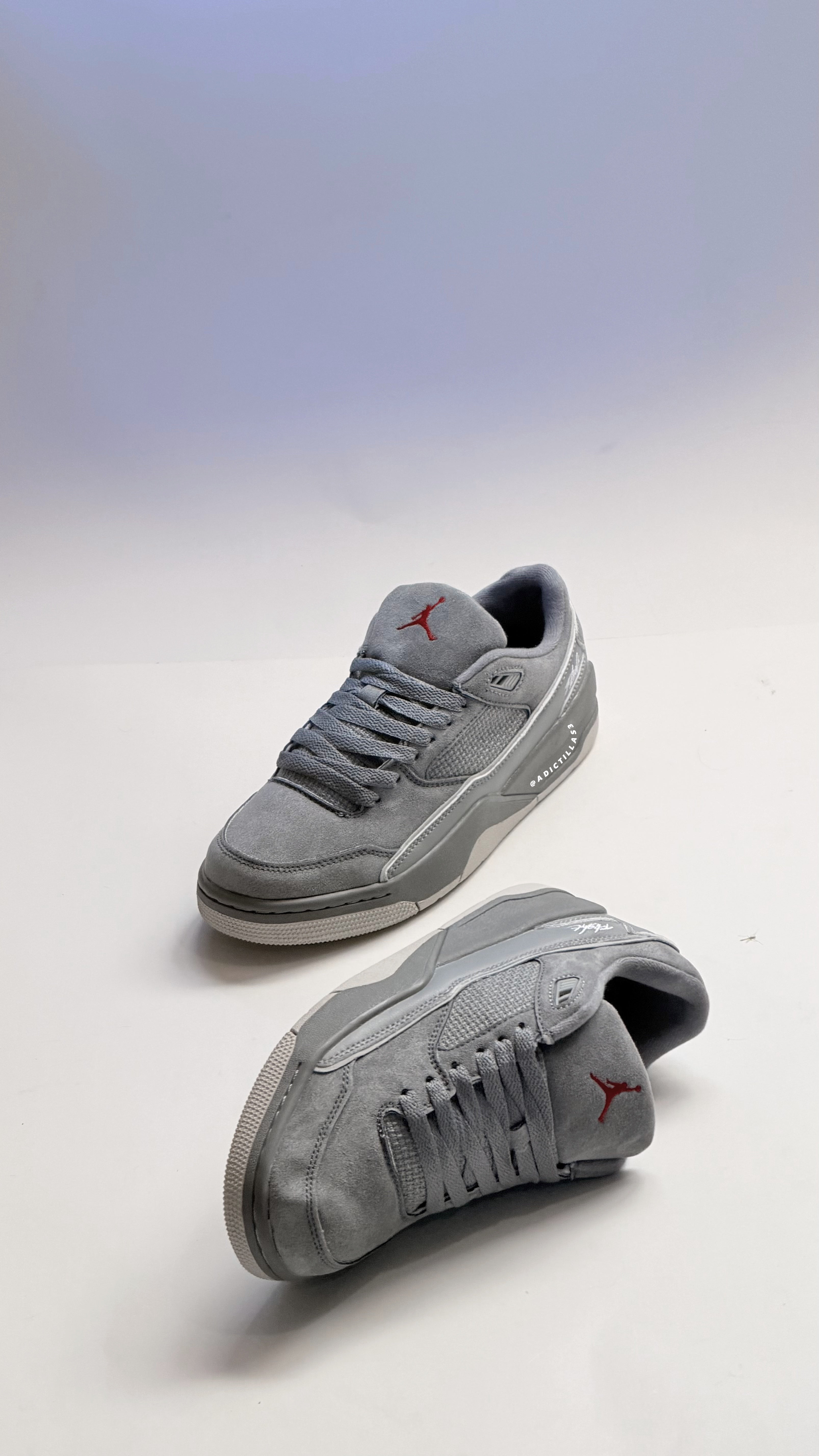 Jordan Flight Court
Cool Grey Varsity Red