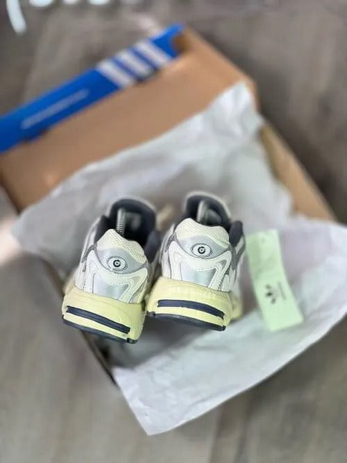 ADIDAS RESPONSE CL BAD BUNNY