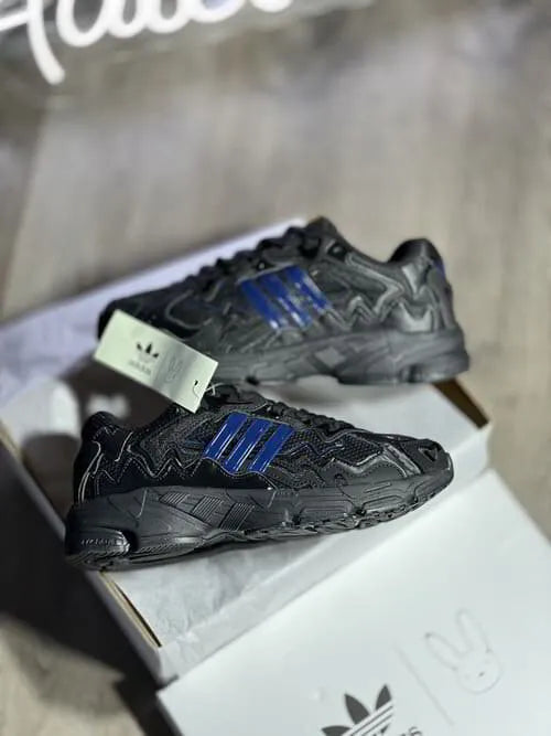ADIDAS RESPONSE CL X BAD BUNNY TRIPLE BLACK