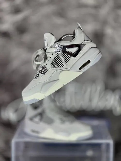 AIR JORDAN 4 FROZEN MOMENTS