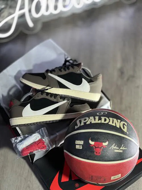 Air Jordan 1 Low Travis Scott