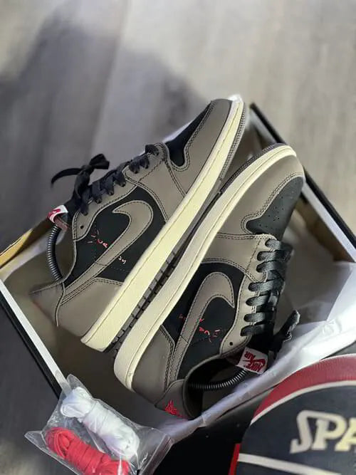 Air Jordan 1 Low Travis Scott