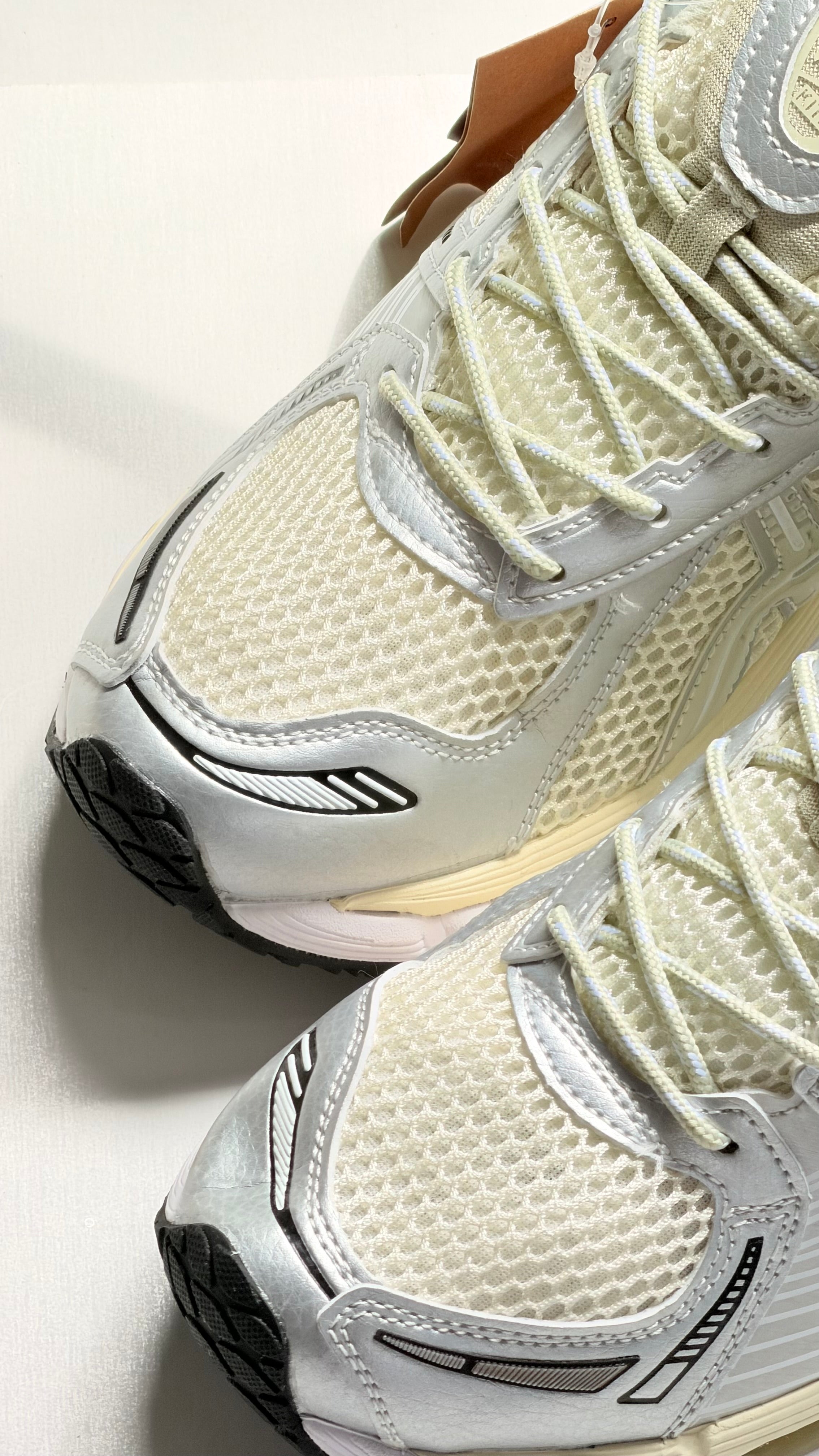 ASICS
GEL-KAYANO 12.1 Cream/Pure Aqua x Ronnie Fieg