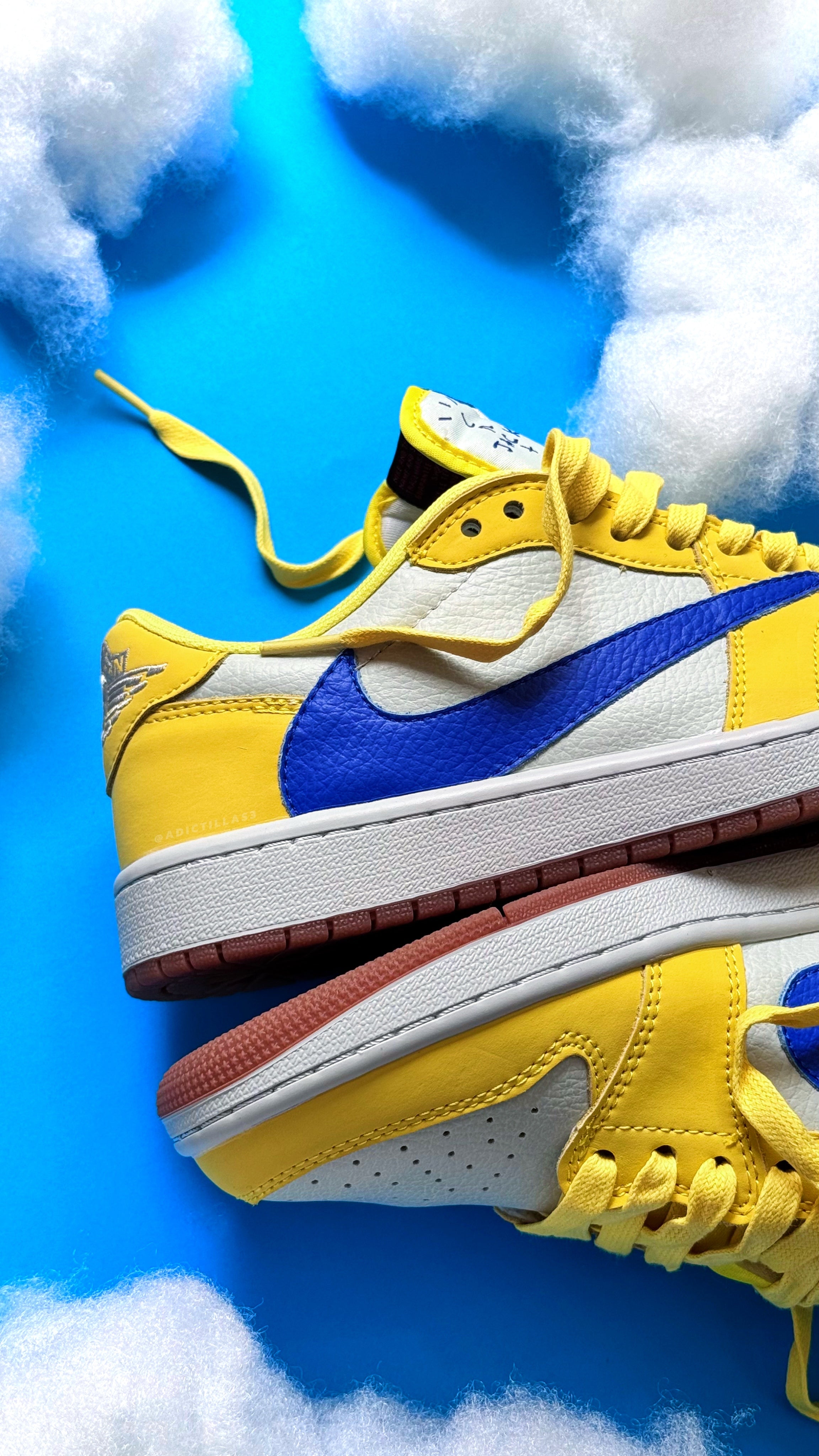 Jordan 1 Retro Low «Travis Scott Canary»