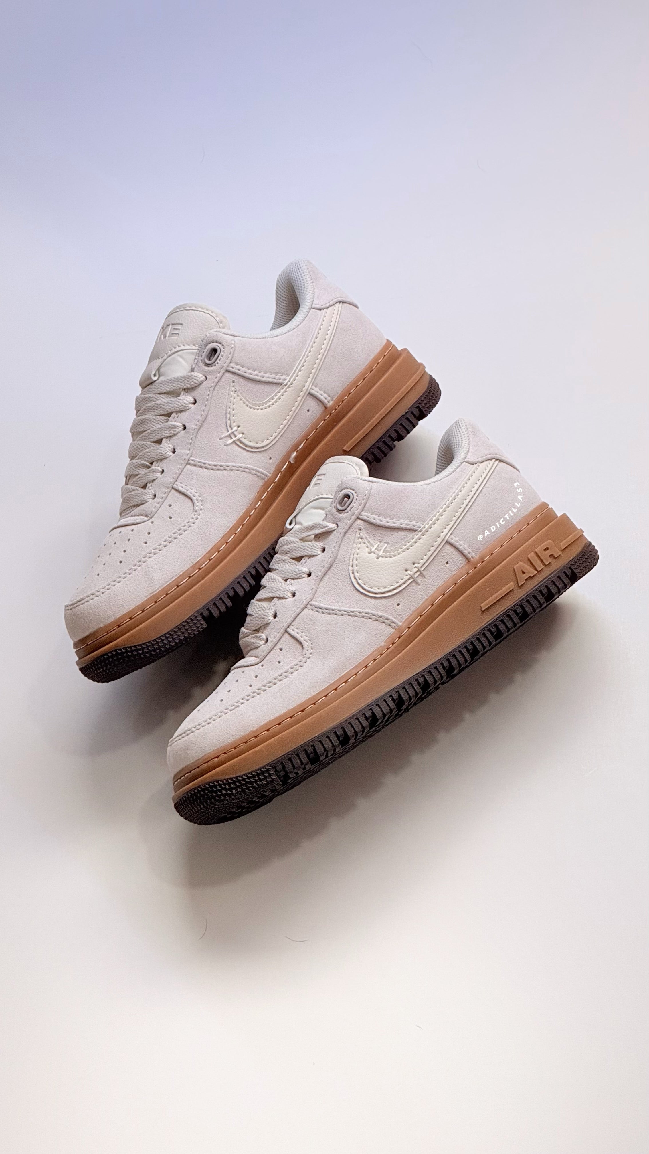 Nike Air Force 1 Luxe