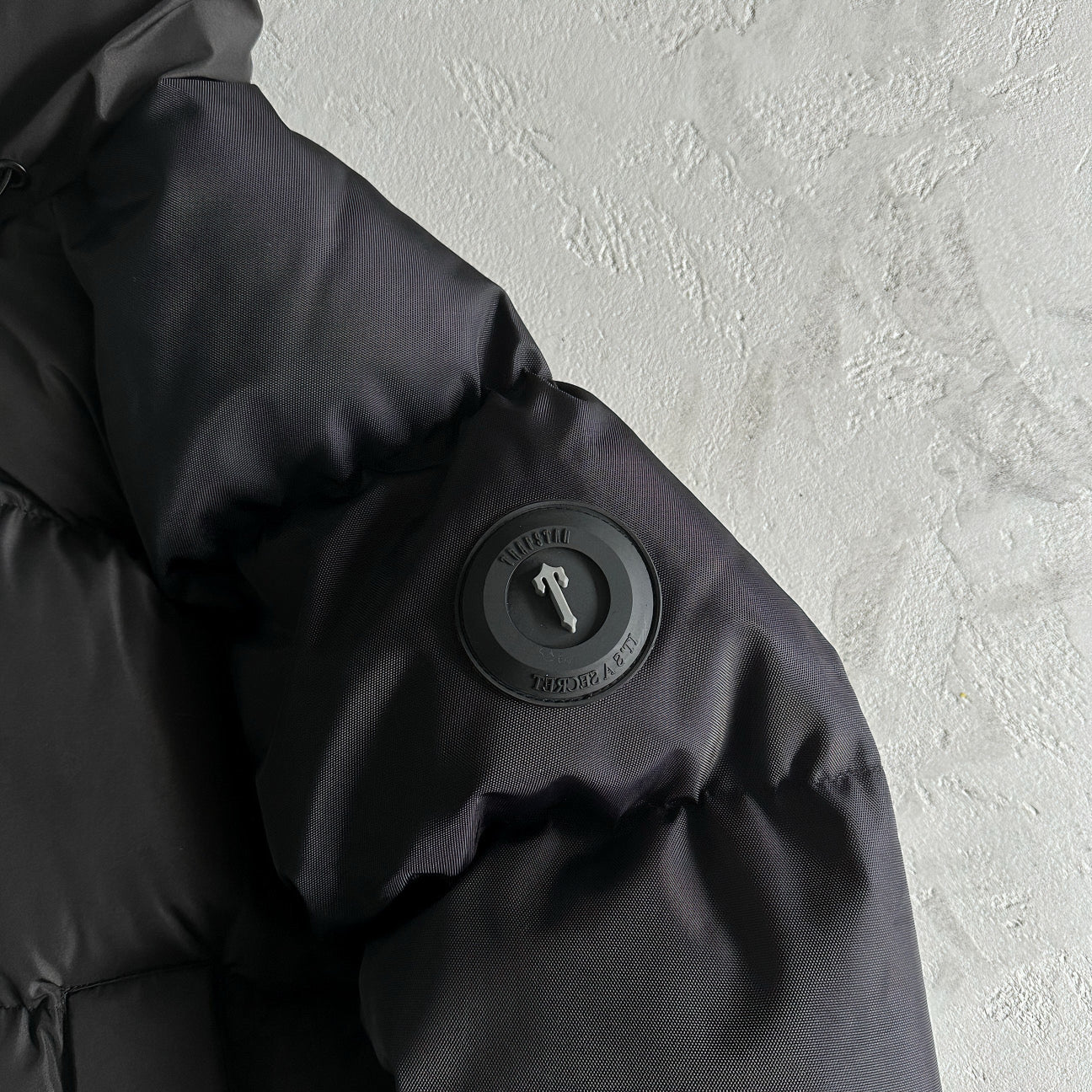 TRAPSTAR IRONGATE ARCH PUFFER JACKET BLACK
