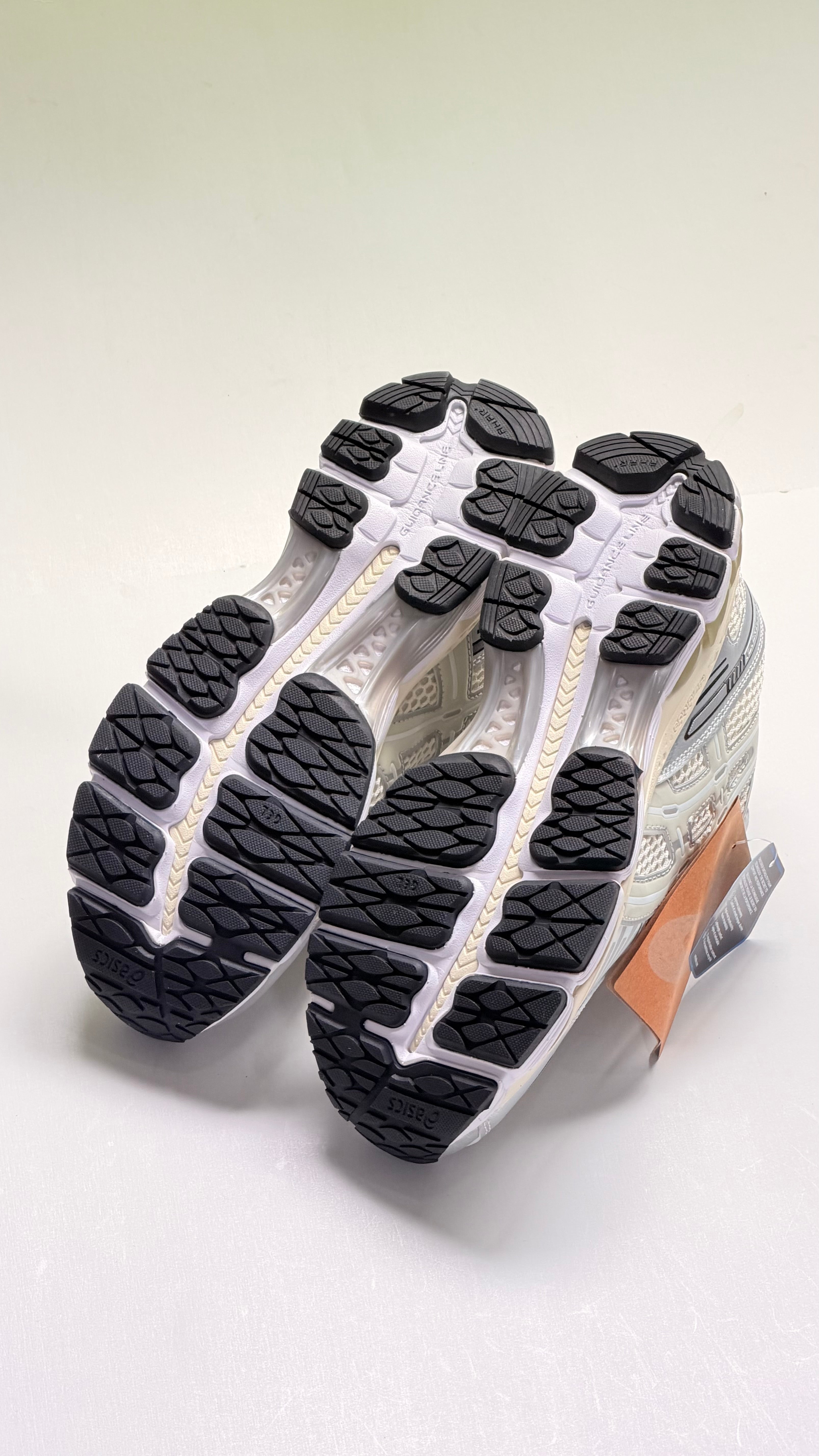 ASICS
GEL-KAYANO 12.1 Cream/Pure Aqua x Ronnie Fieg