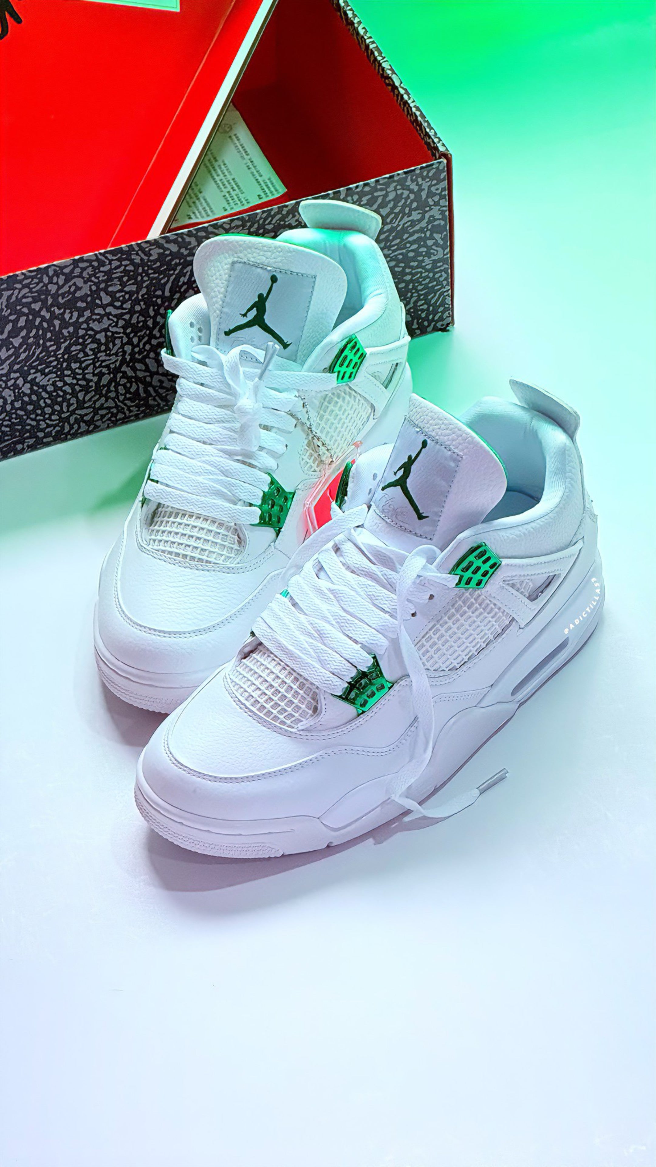 Air Jordan 4 Retro Metallic Green