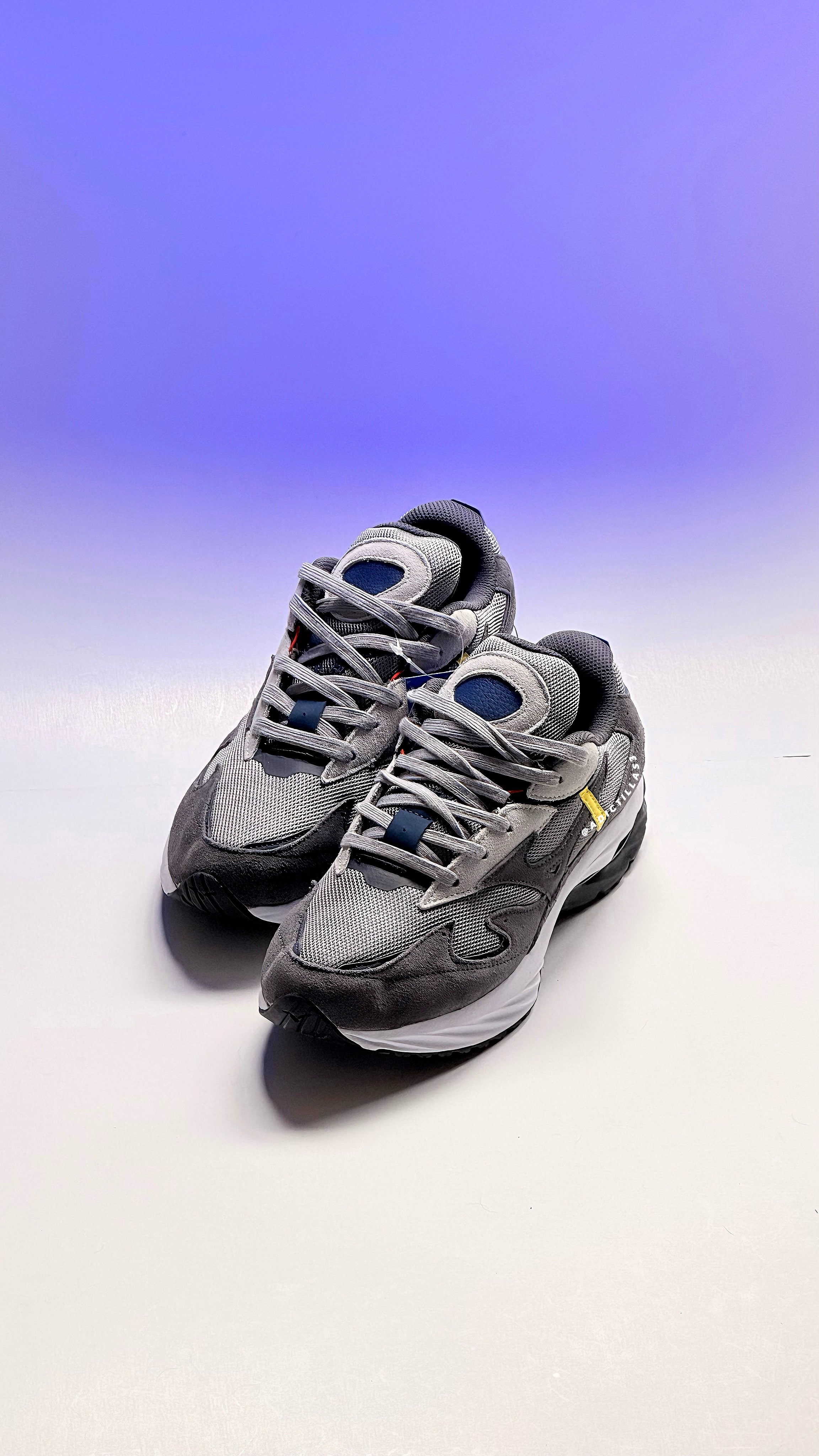 Mizuno x Graphpaper Wave Rider Beta 'Dark Grey'