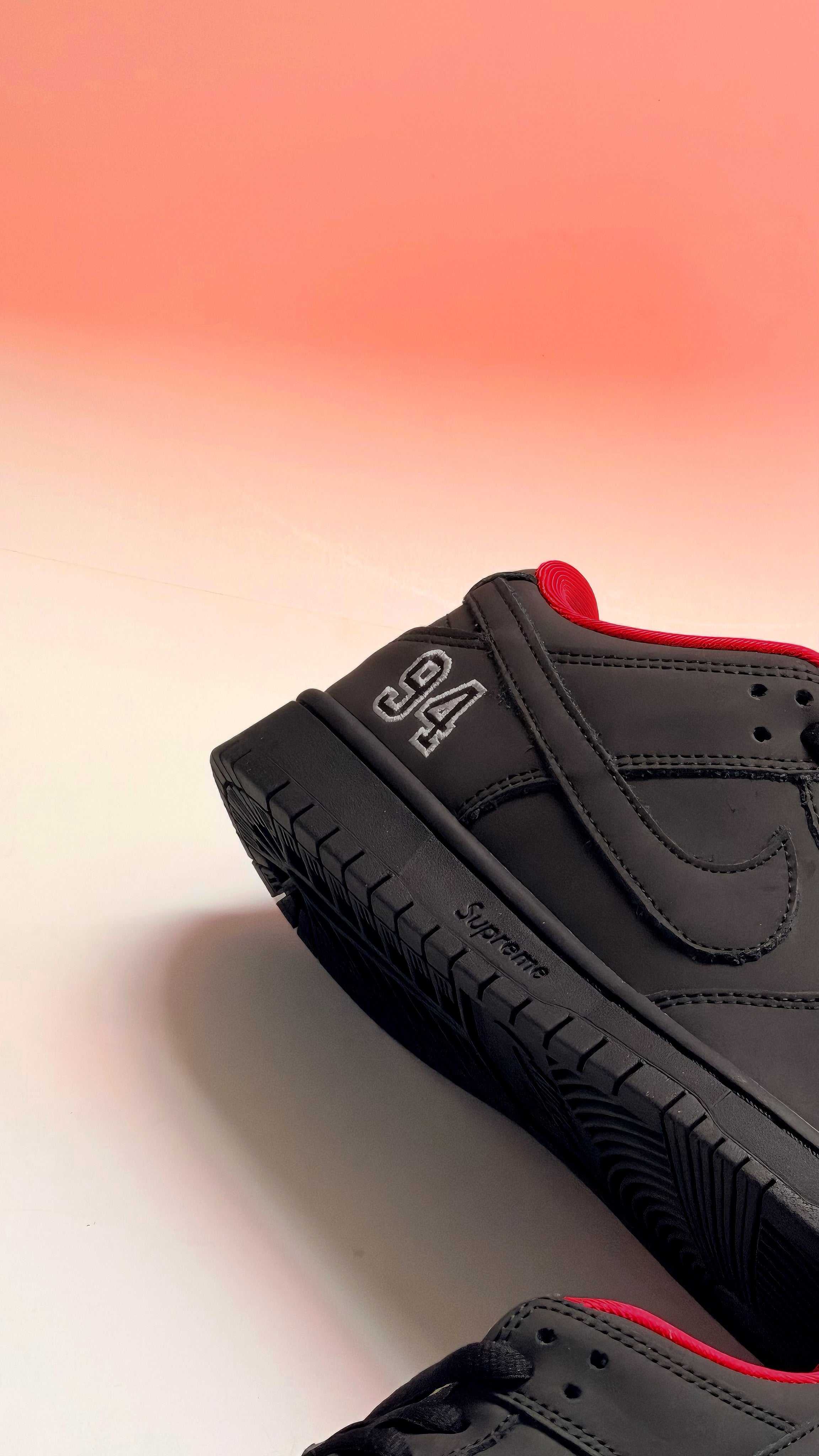 Nike SB Dunk Low Supreme - Black