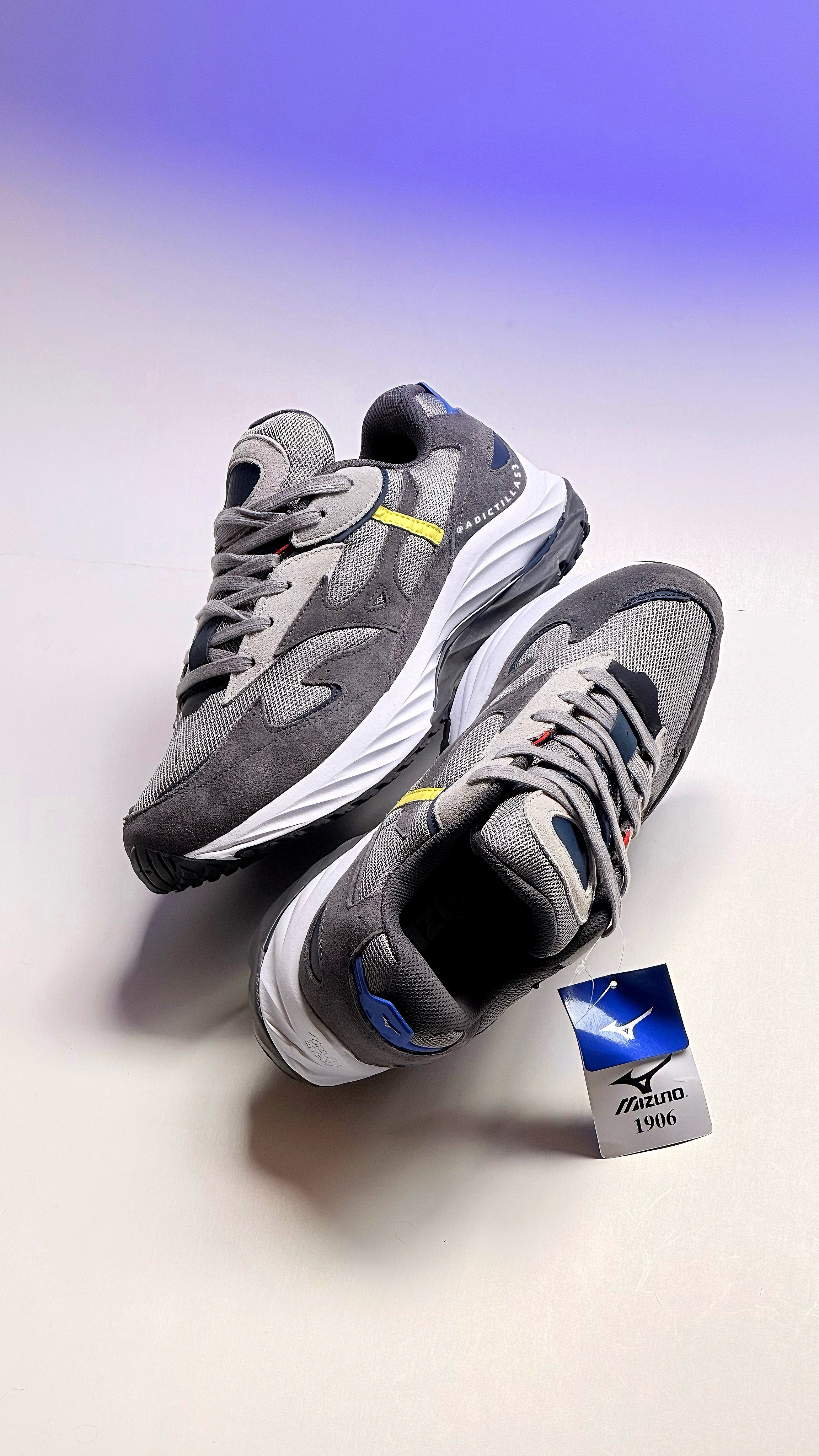 Mizuno x Graphpaper Wave Rider Beta 'Dark Grey'