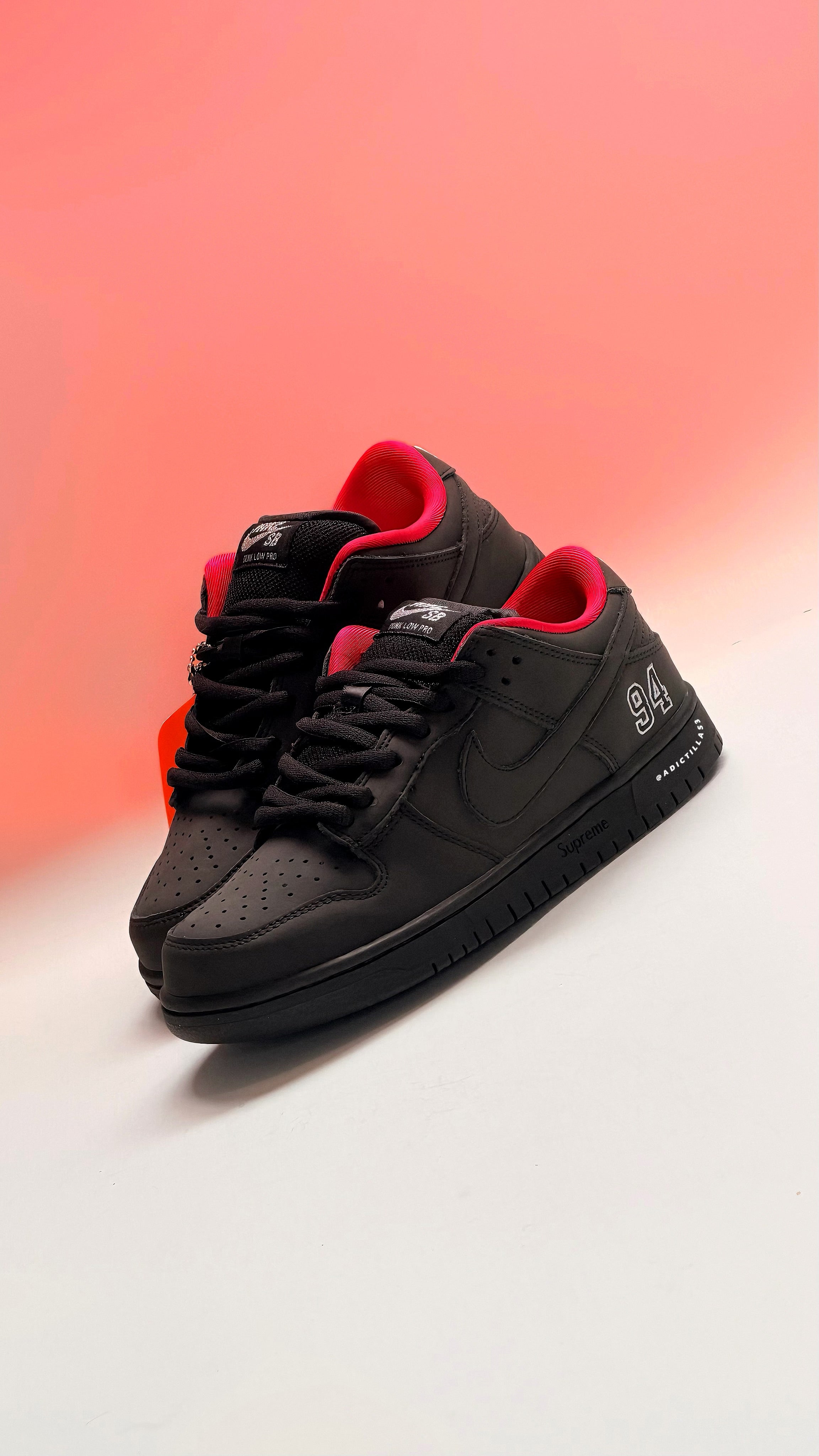 Nike SB Dunk Low Supreme - Black