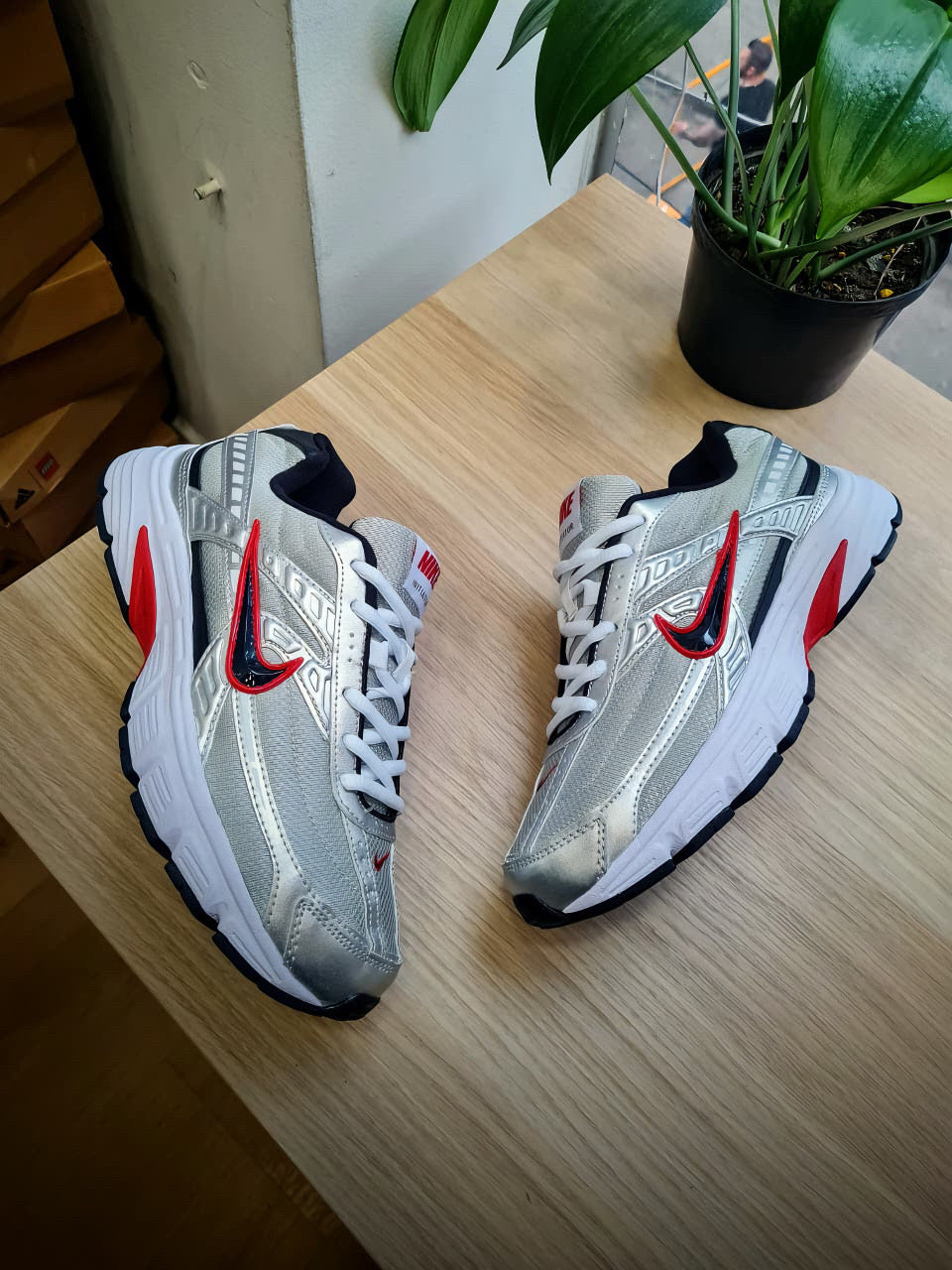Nike Initiator
