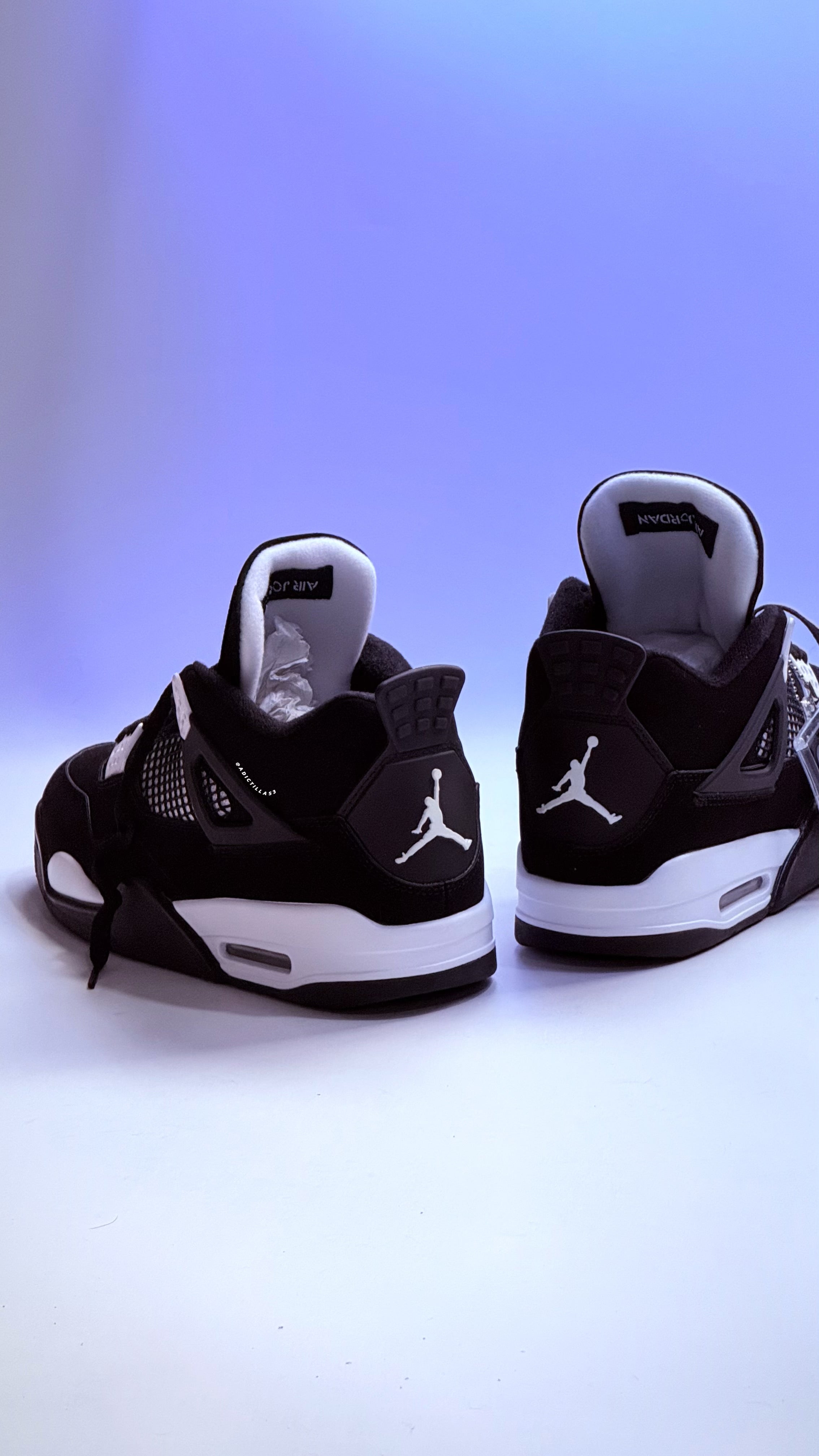 Air Jordan 4 Retro “ White Thunder “