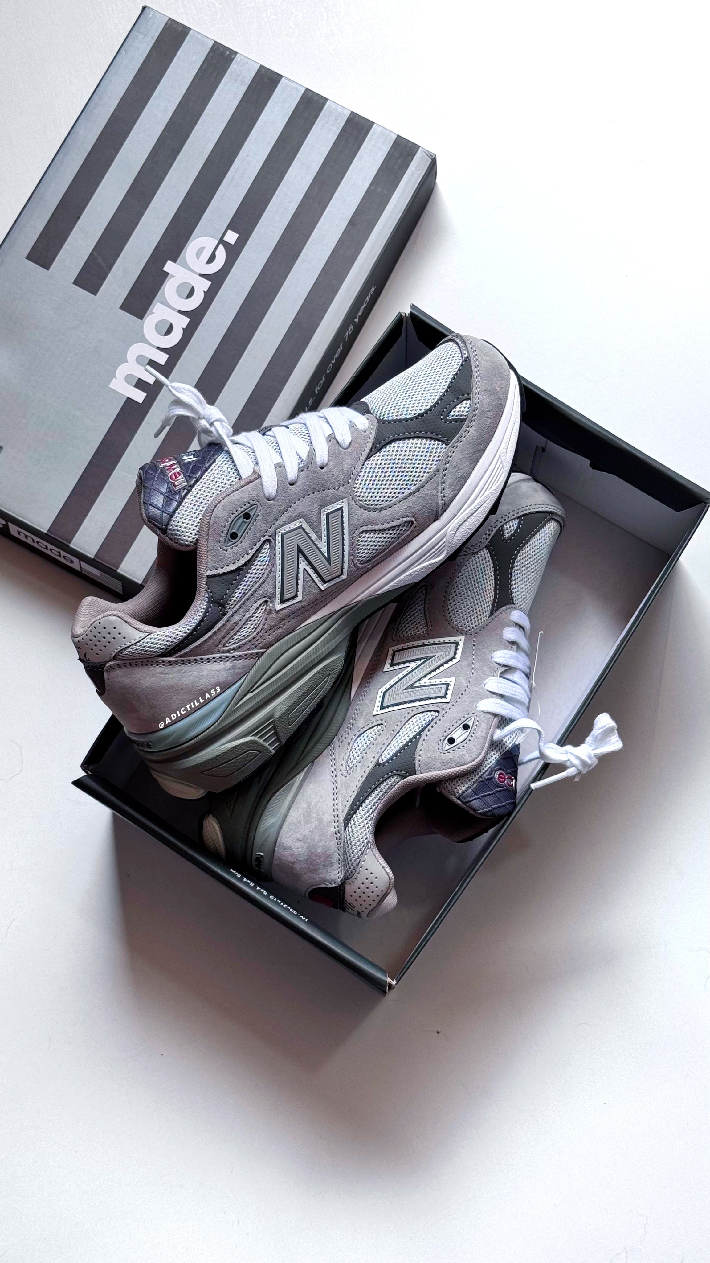 New Balance 990