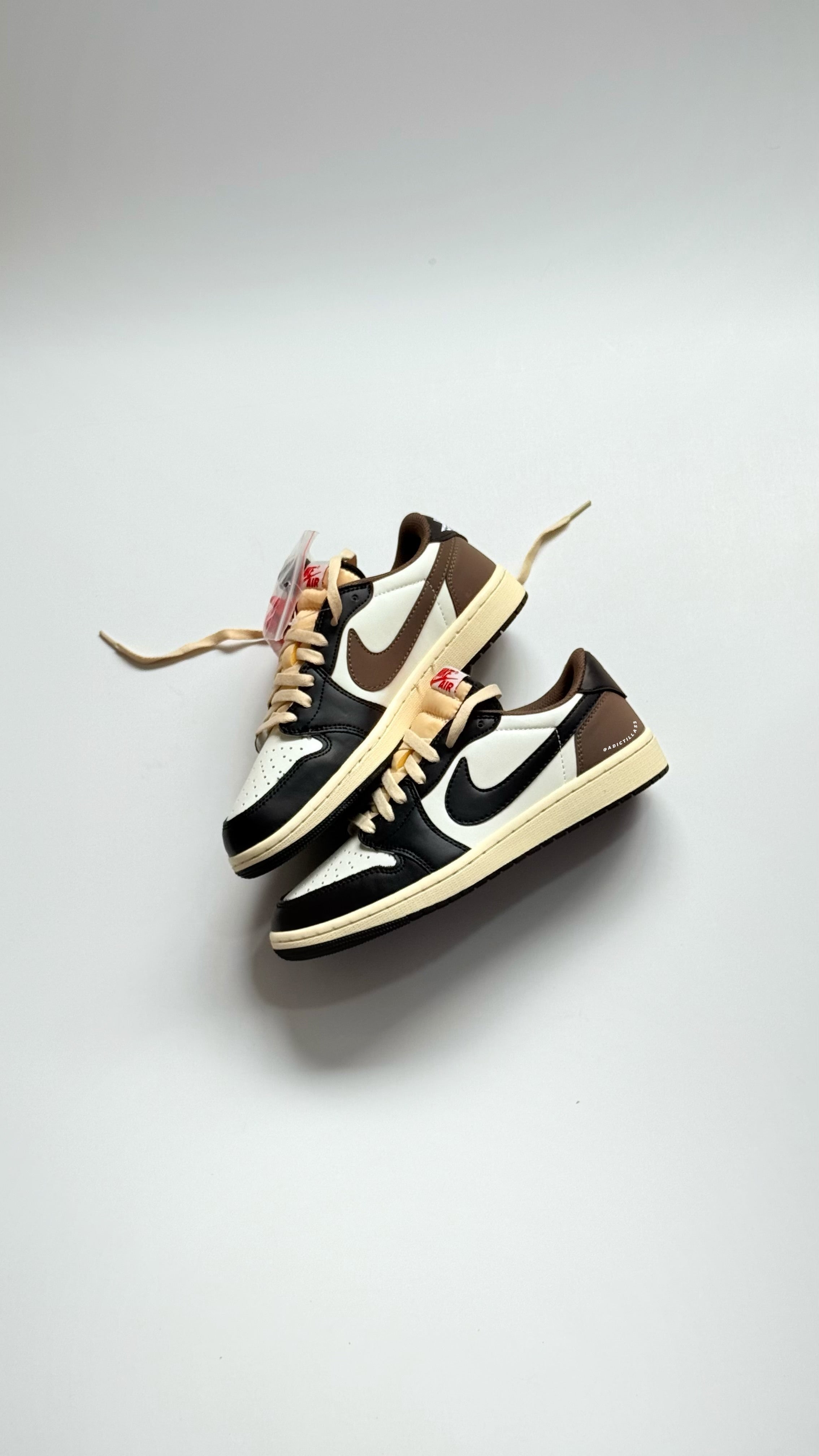 Air Jordan 1 Low “ Dark Mocha “