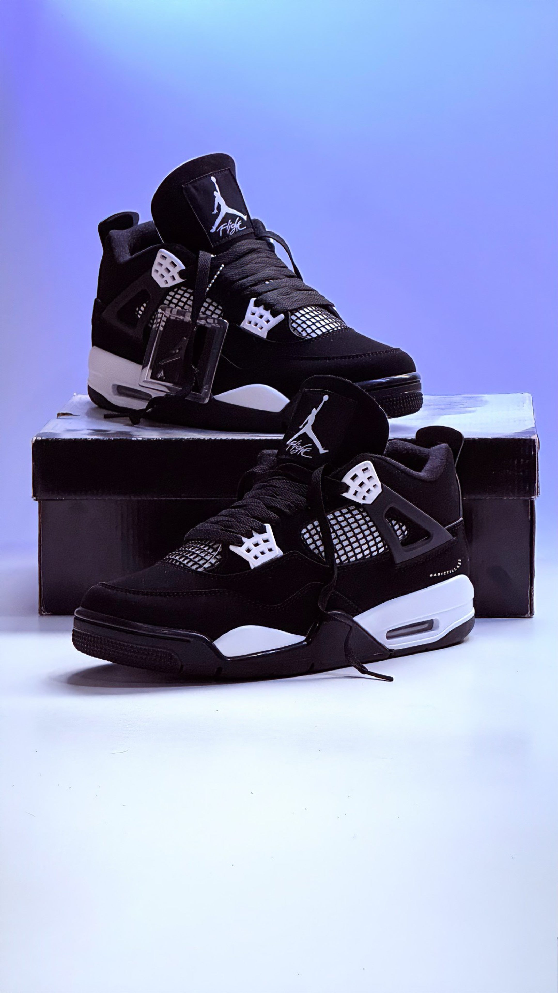 Air Jordan 4 Retro “ White Thunder “