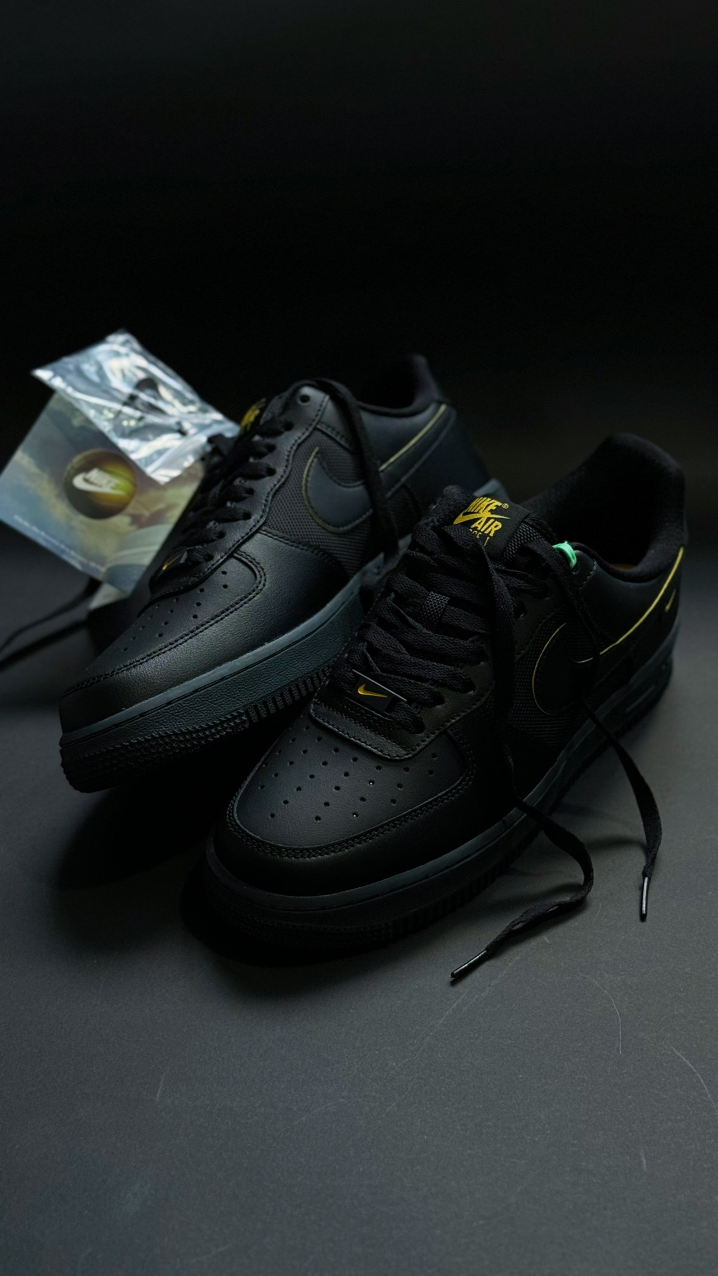 Nike Air Force 1 07 Black  “ University Gold “