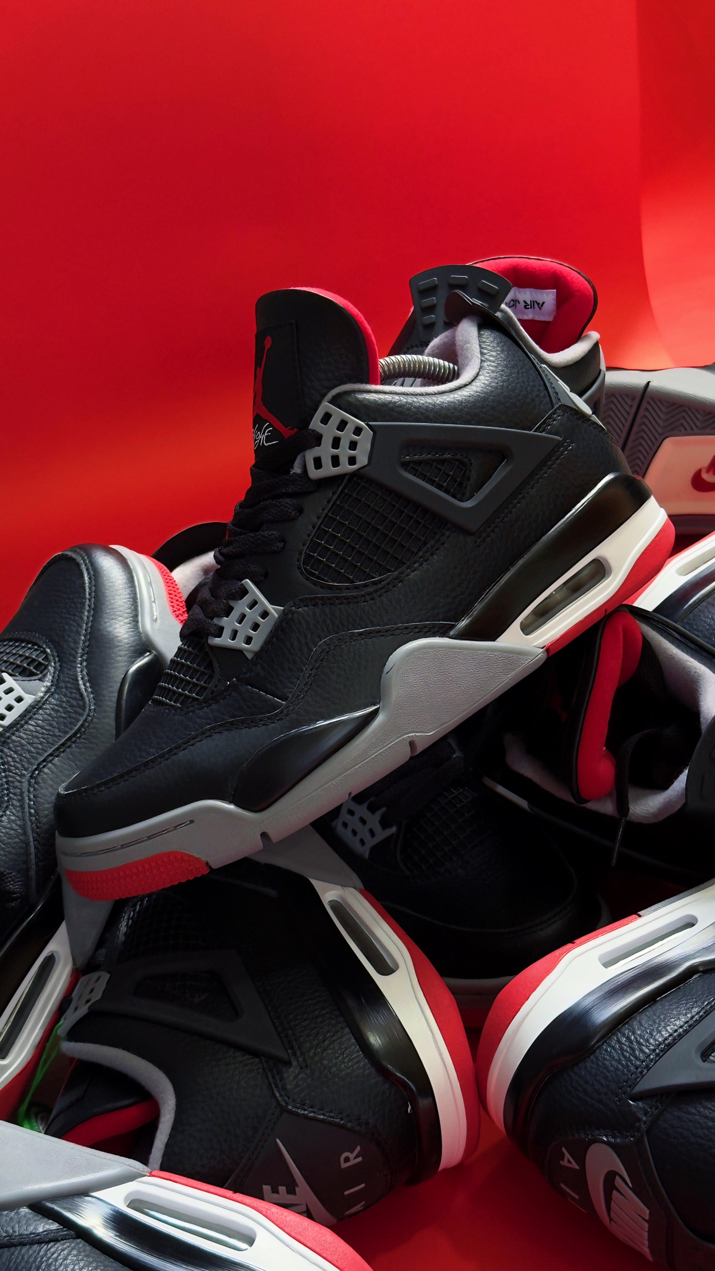 Air Jordan 4 Bred Remained