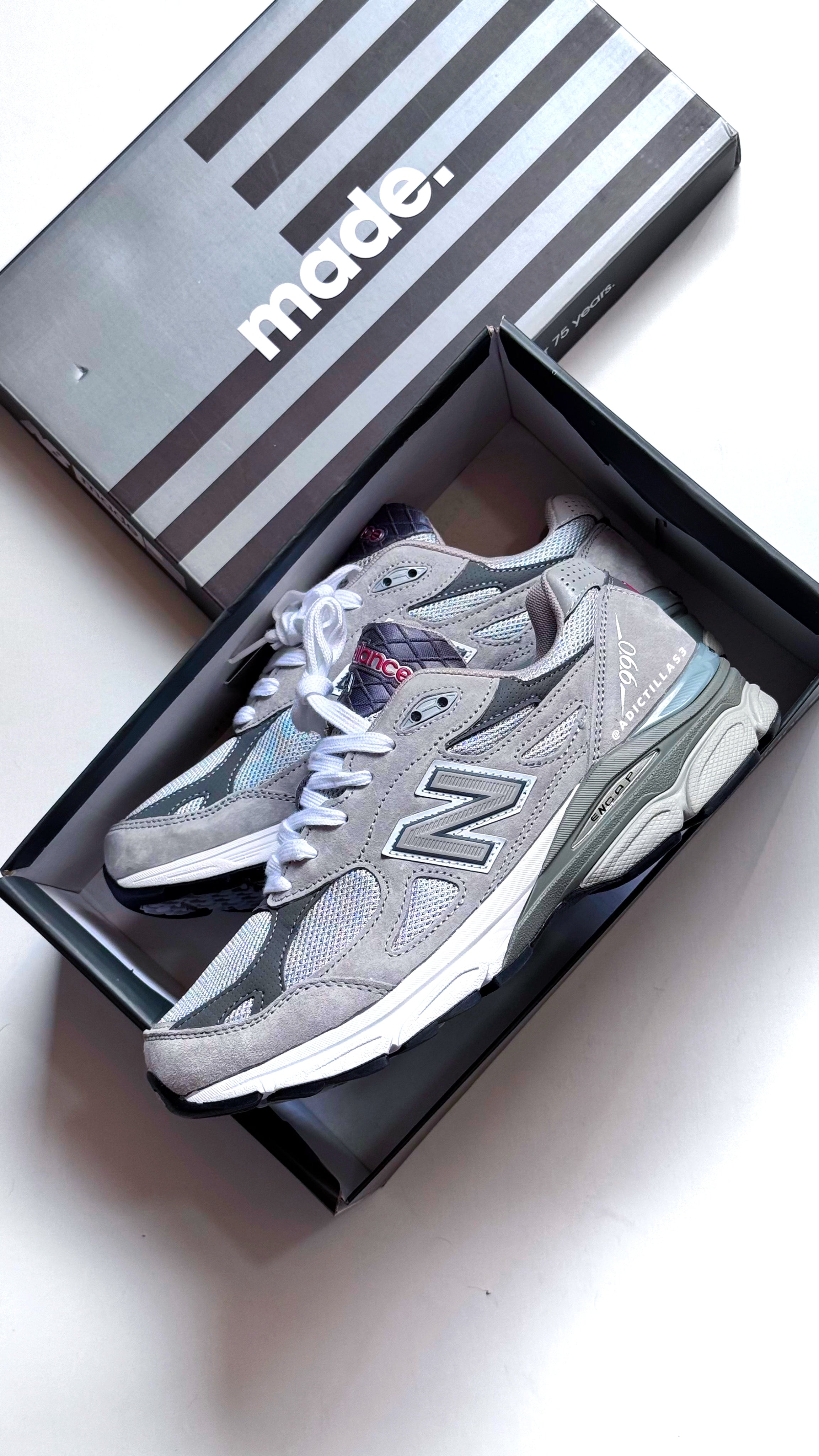 New Balance 990