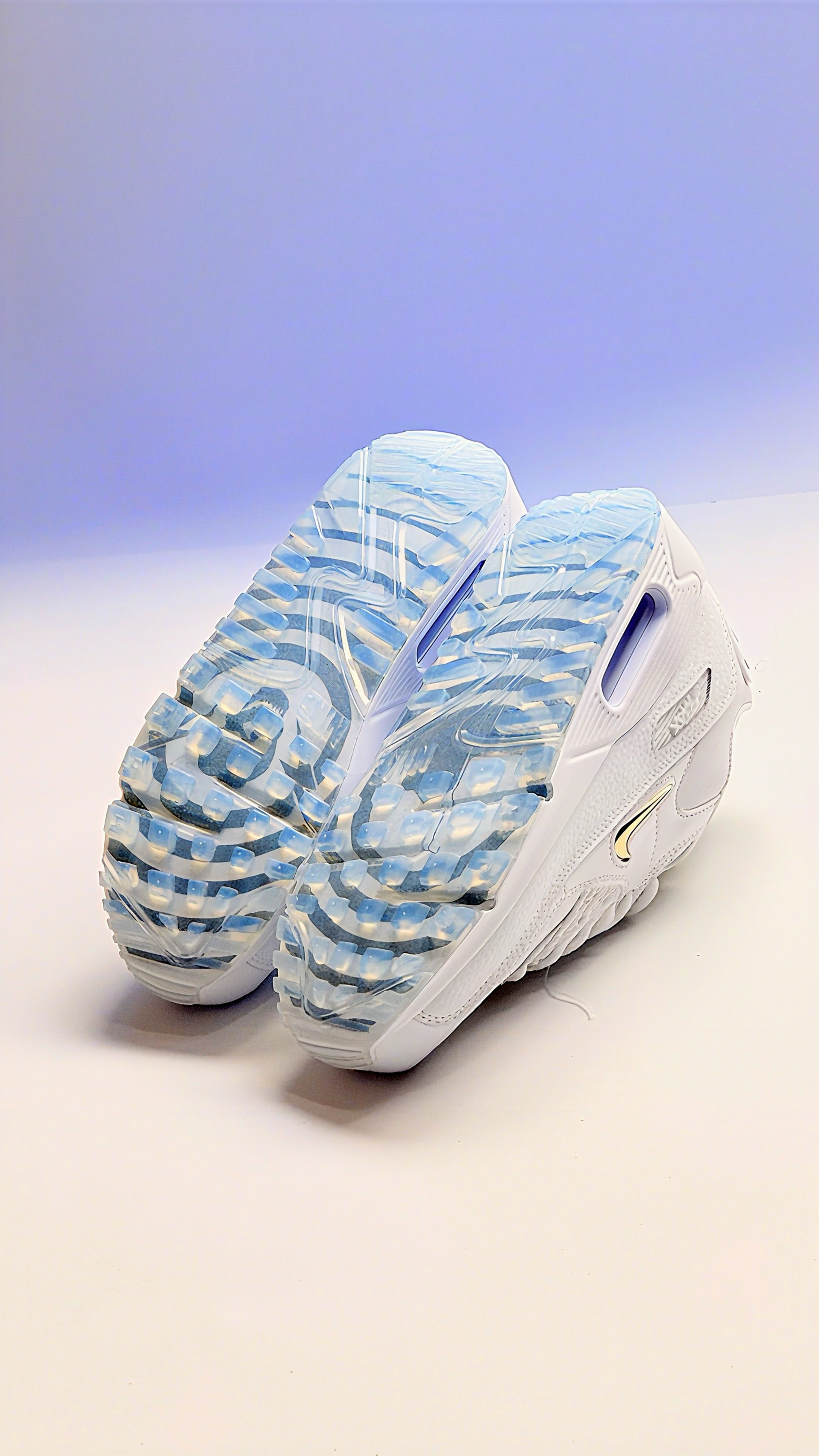 NIKE AIR MAX 90 GARAGE
White, Gold & Clear