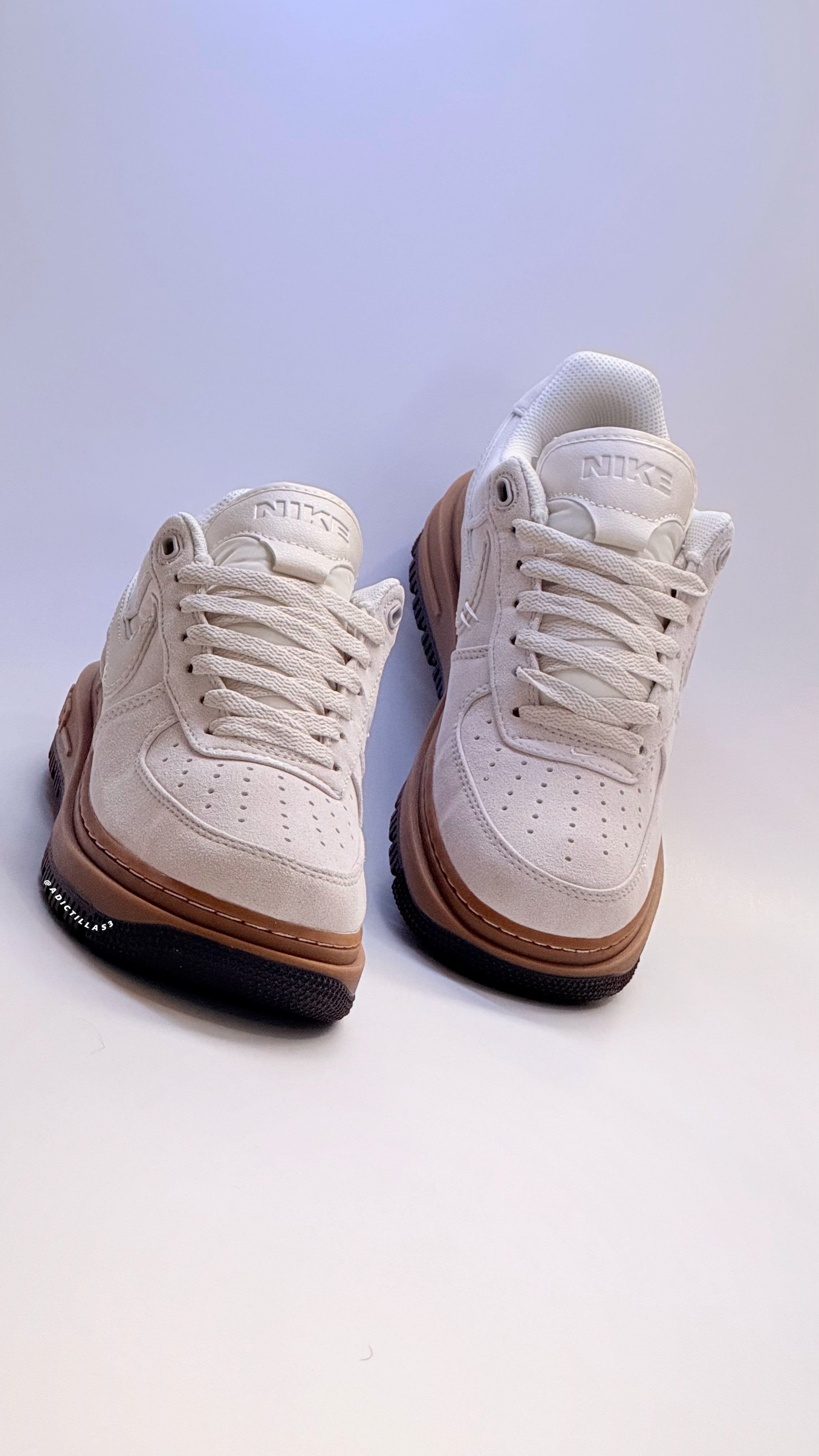 Nike Air Force 1 Luxe