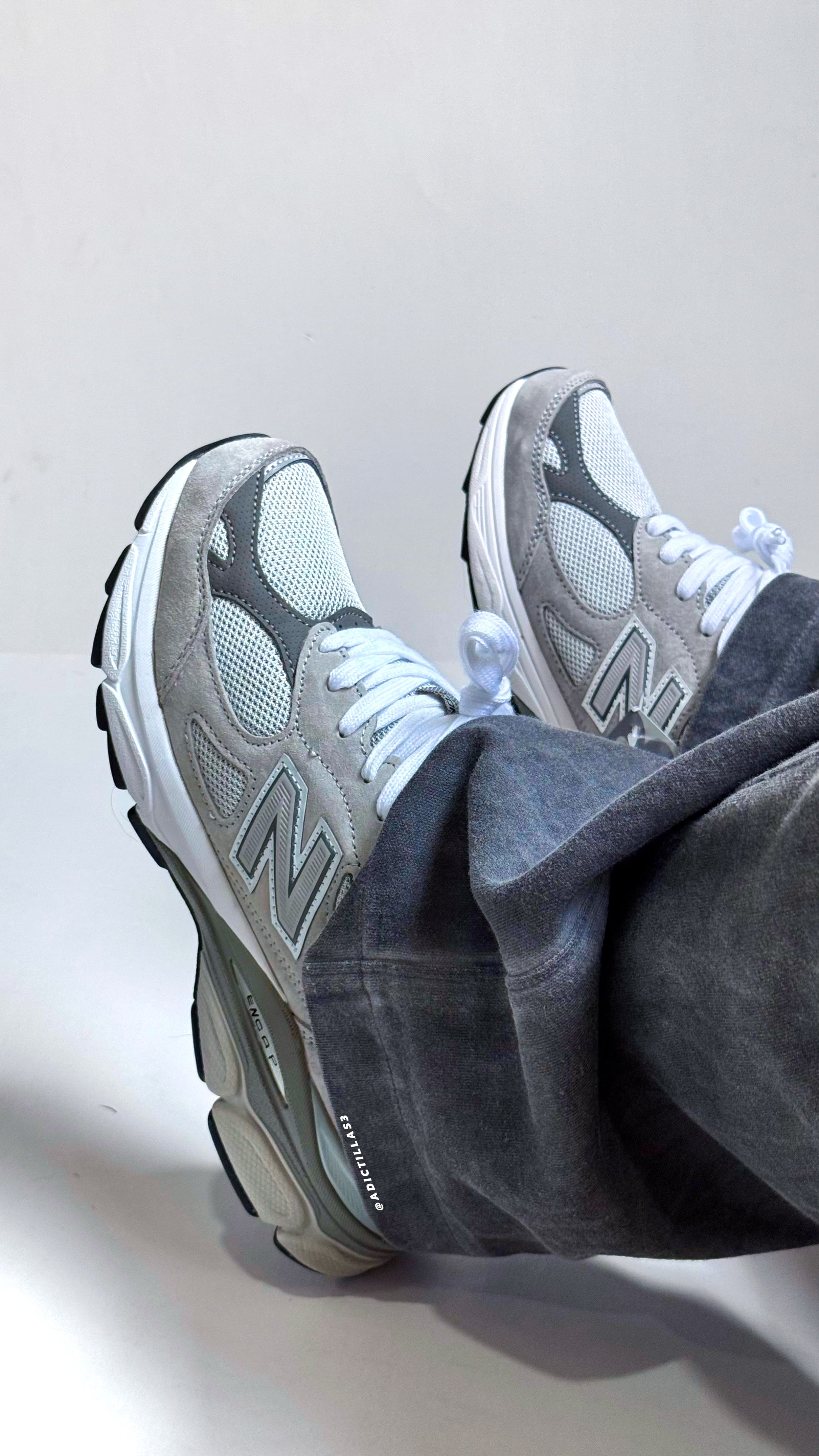 New Balance 990