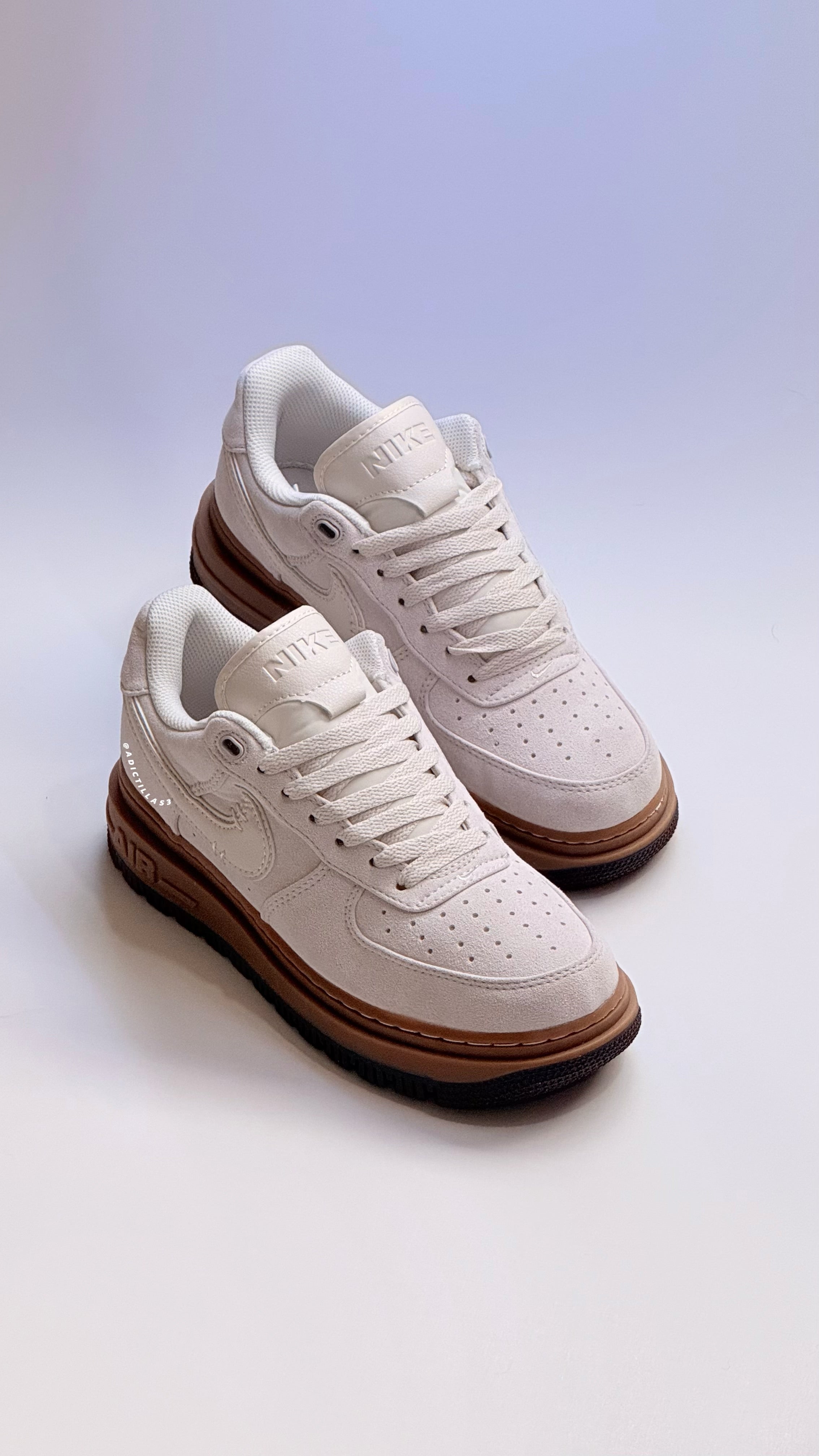 Nike Air Force 1 Luxe