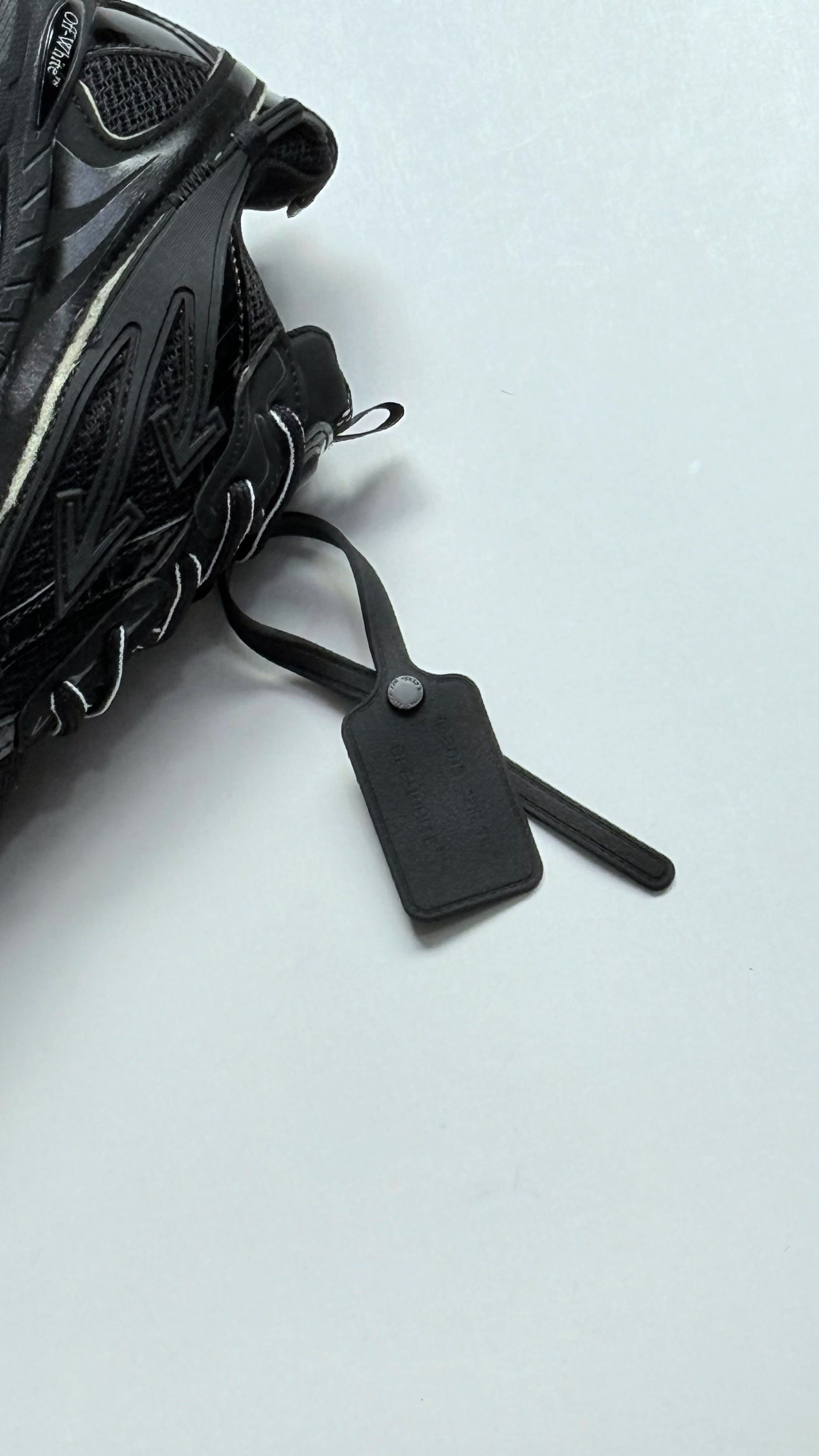 Off-White Be Right Back | Black