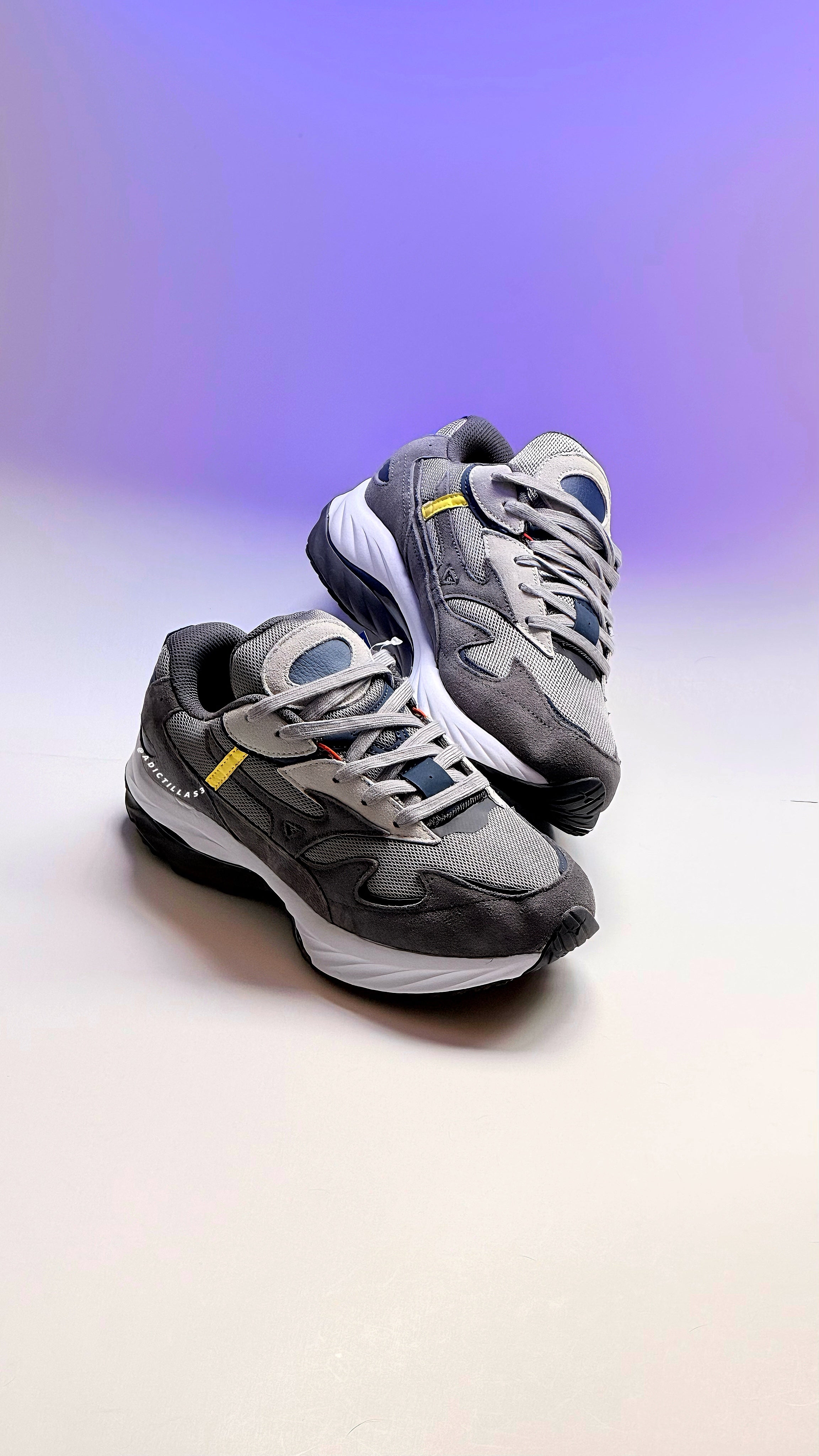 Mizuno x Graphpaper Wave Rider Beta 'Dark Grey'