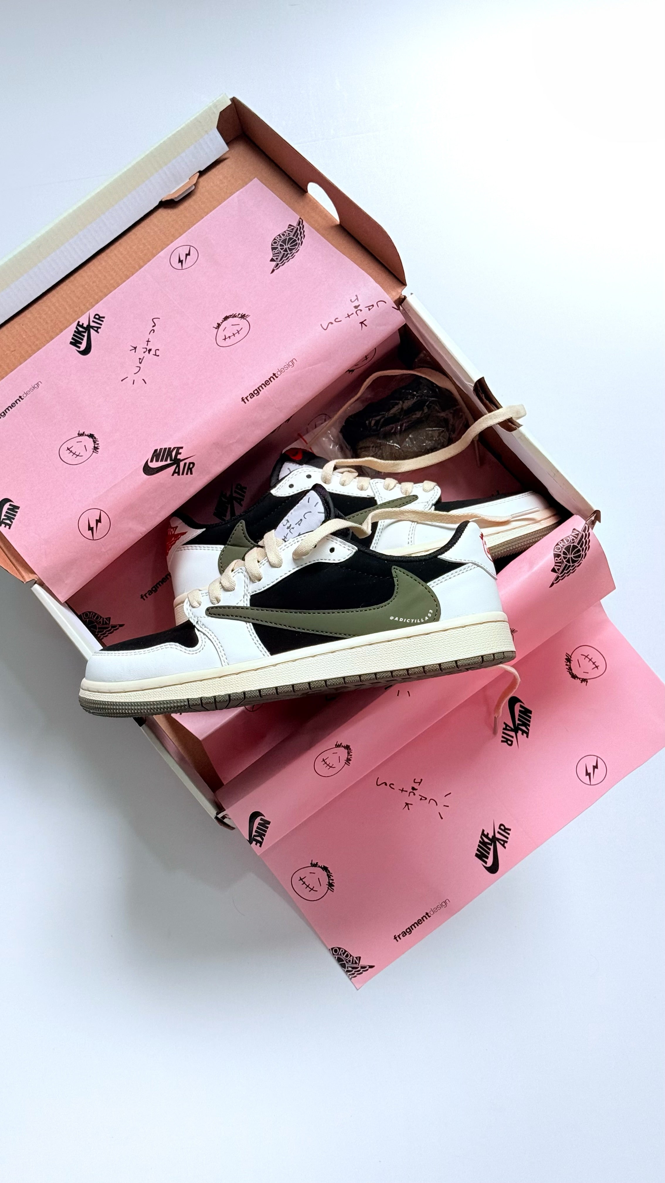 Air Jordan 1 Low x Travis Scott “ Olive “