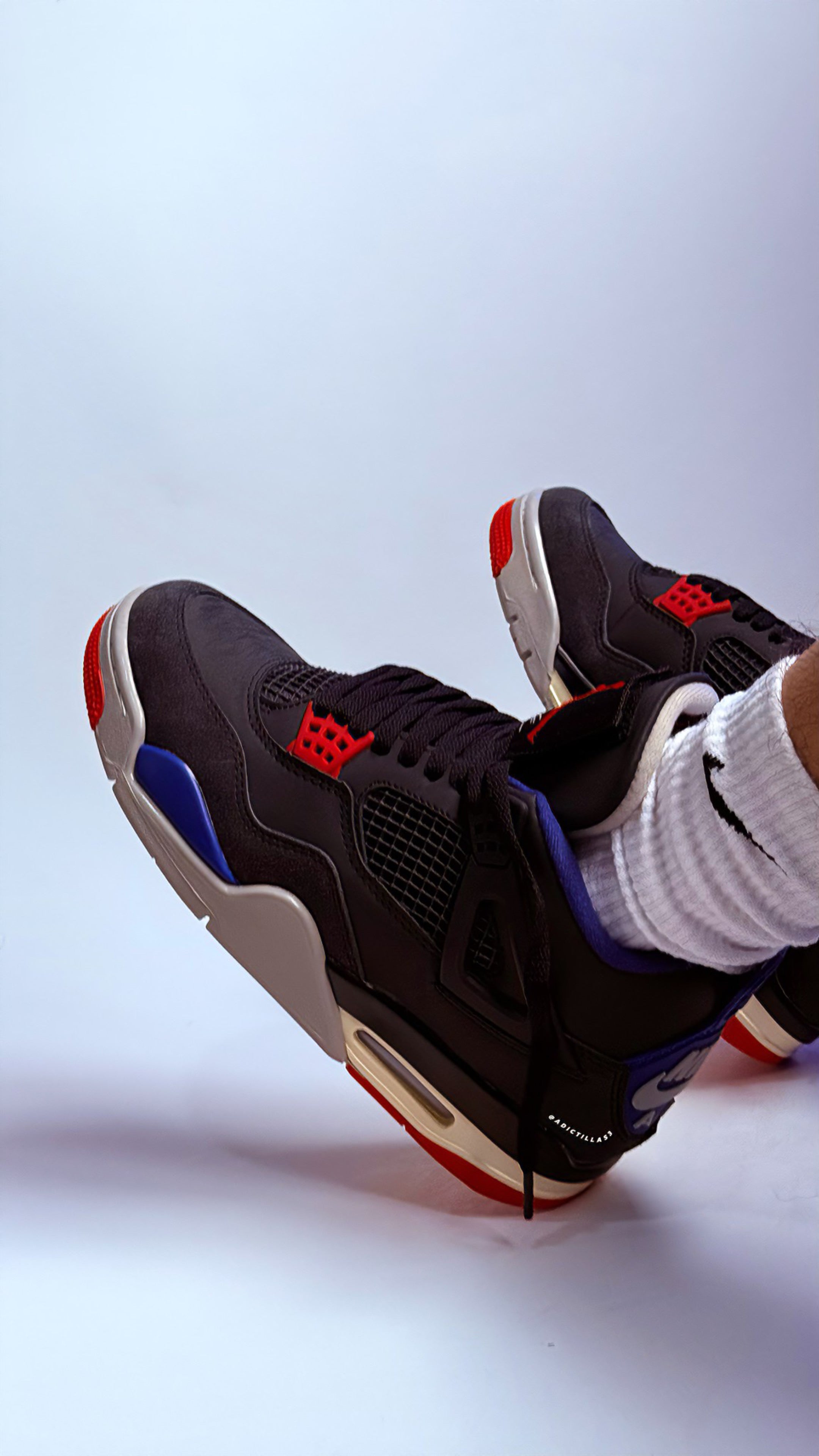 Air Jordan 4 Retro
“ Rare Air “