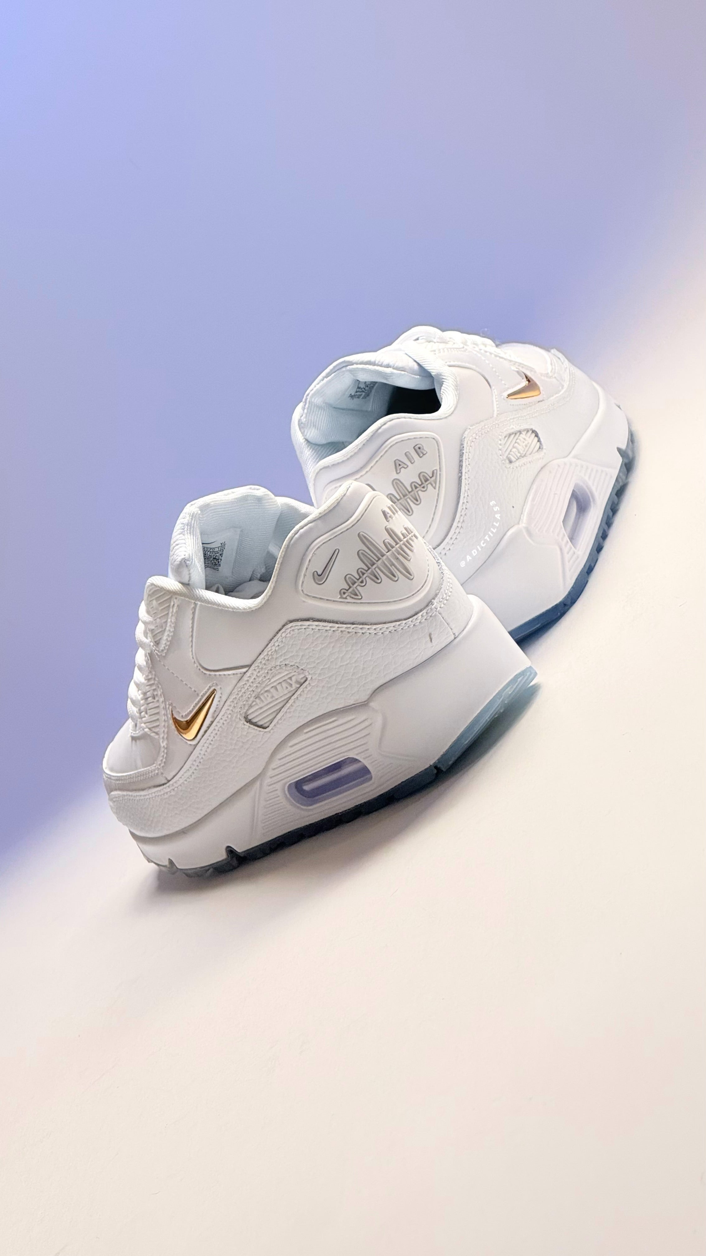 NIKE AIR MAX 90 GARAGE
White, Gold & Clear