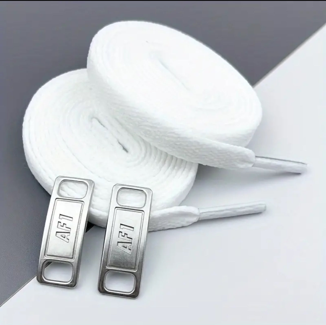 Pack Accesorios: Cordones + Insignias Af1