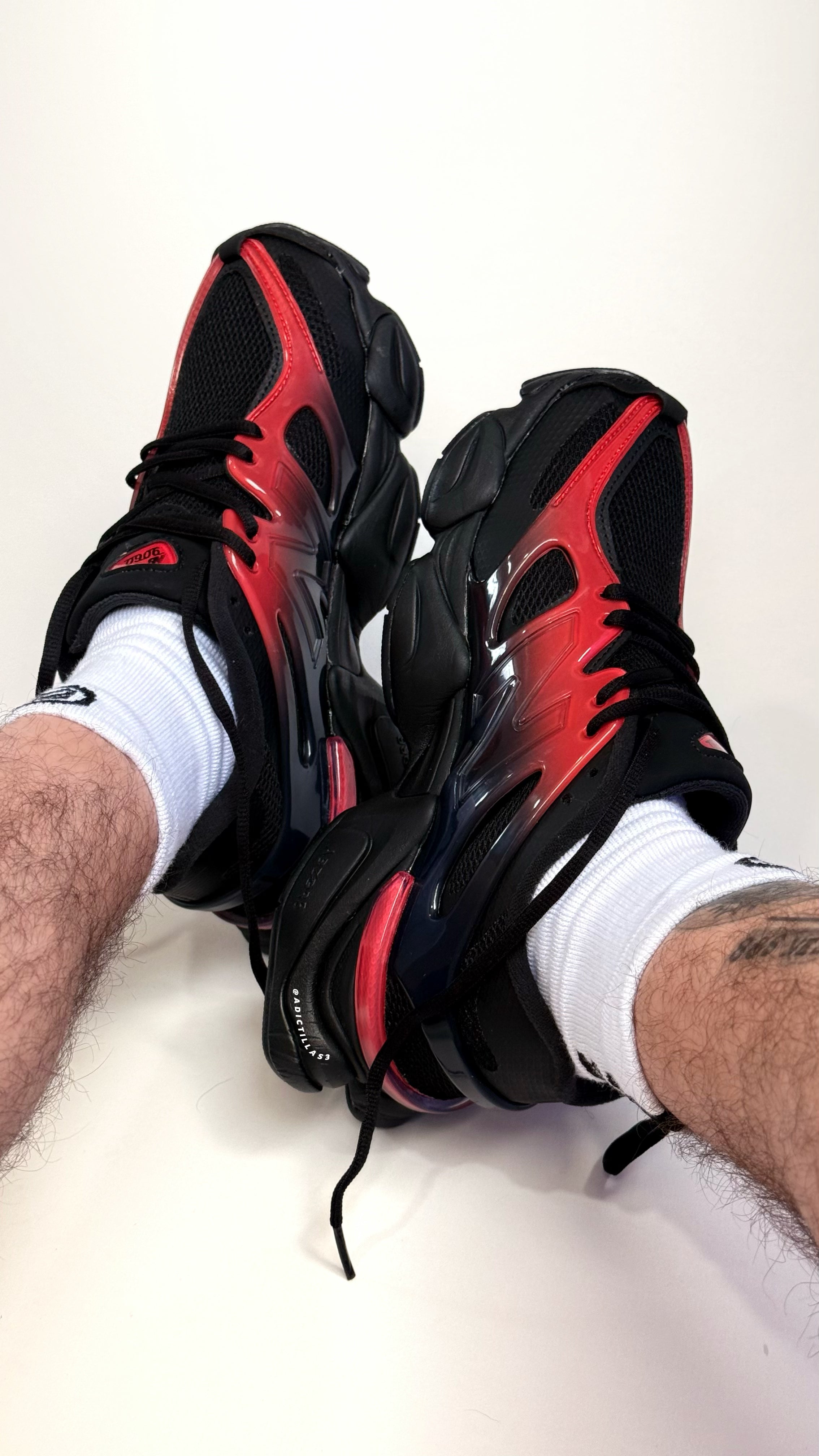 New Balance 9060 X Red