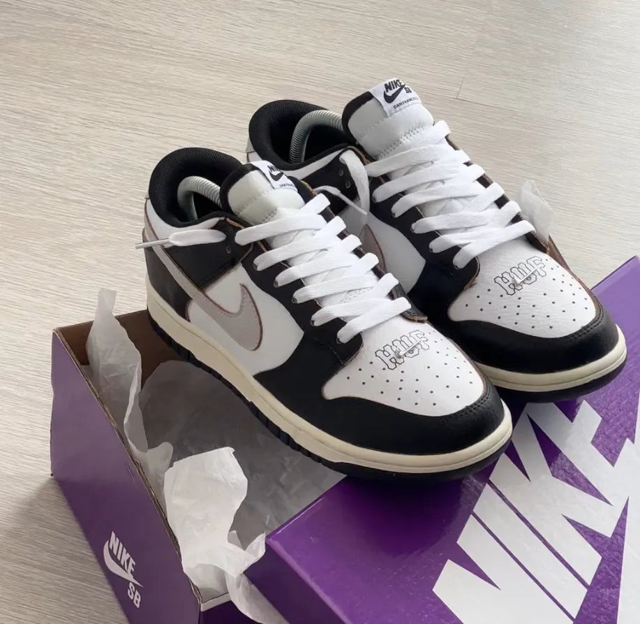 SB DUNK LOW x HUF