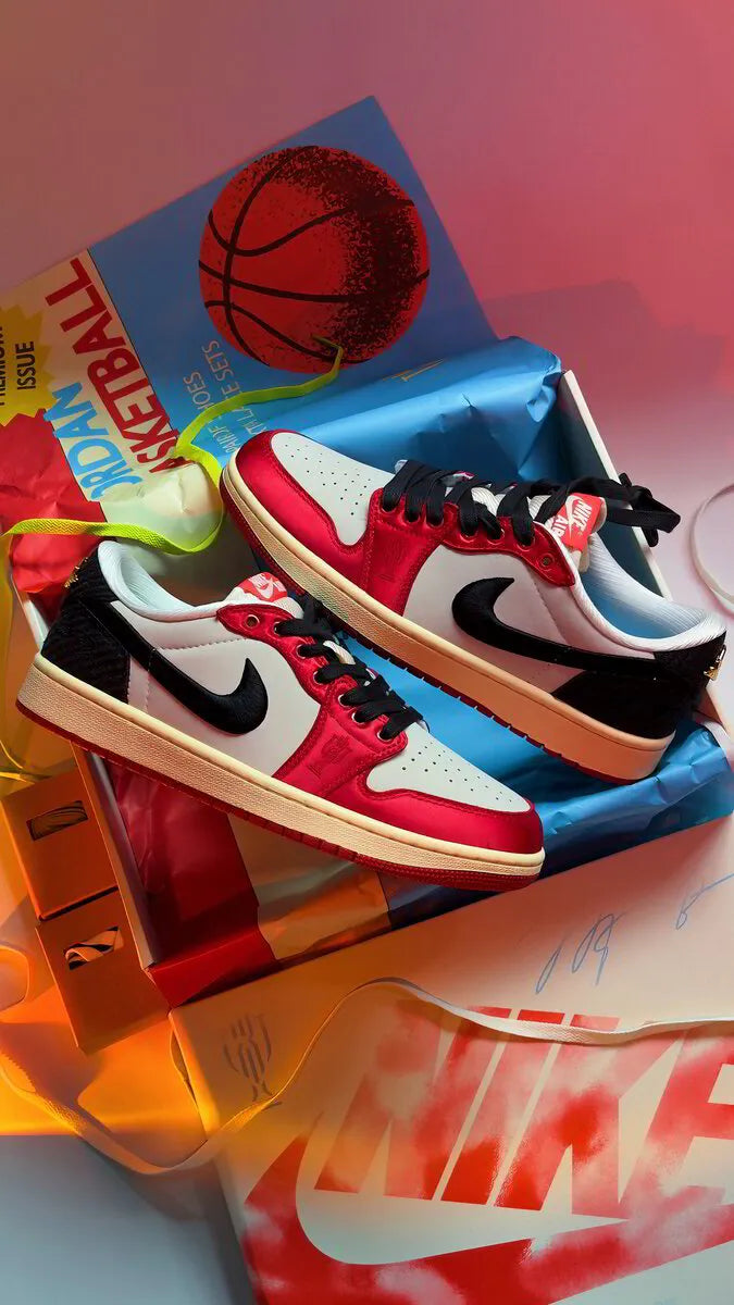 AIR JORDAN 1 LOW TROPHY ROOM