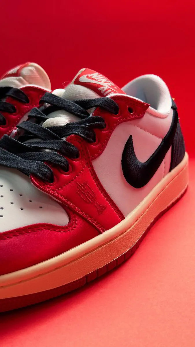 AIR JORDAN 1 LOW TROPHY ROOM