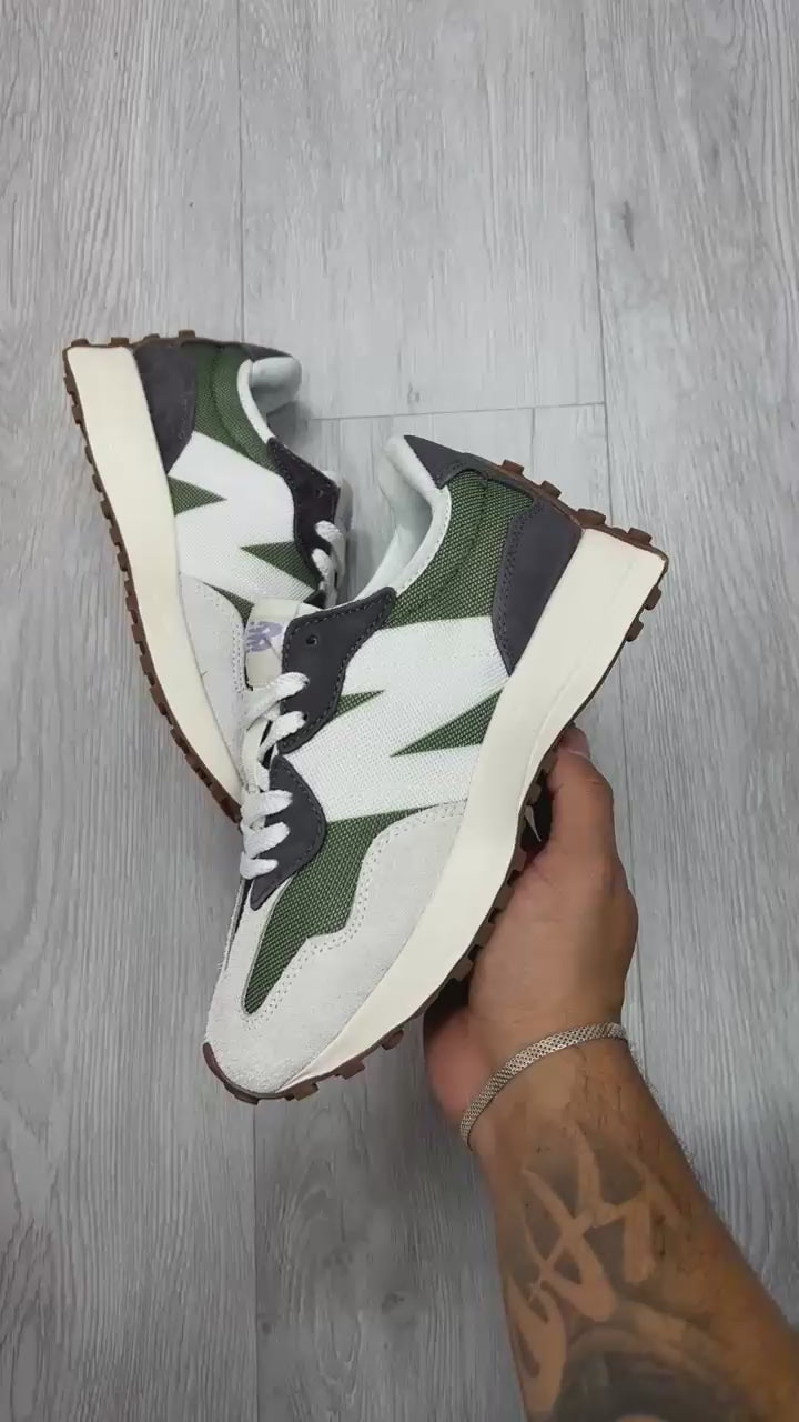 New Balance 327