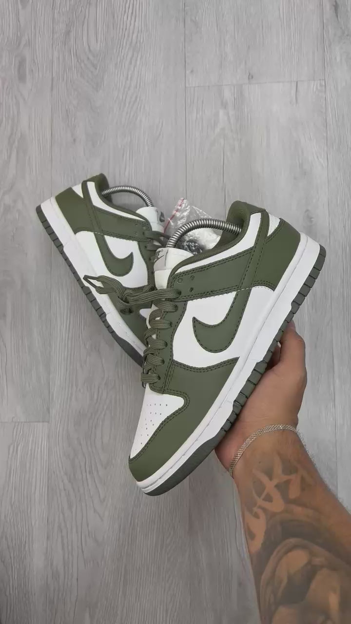 NIKE DUNK LOW "MEDIUM OLIVE"