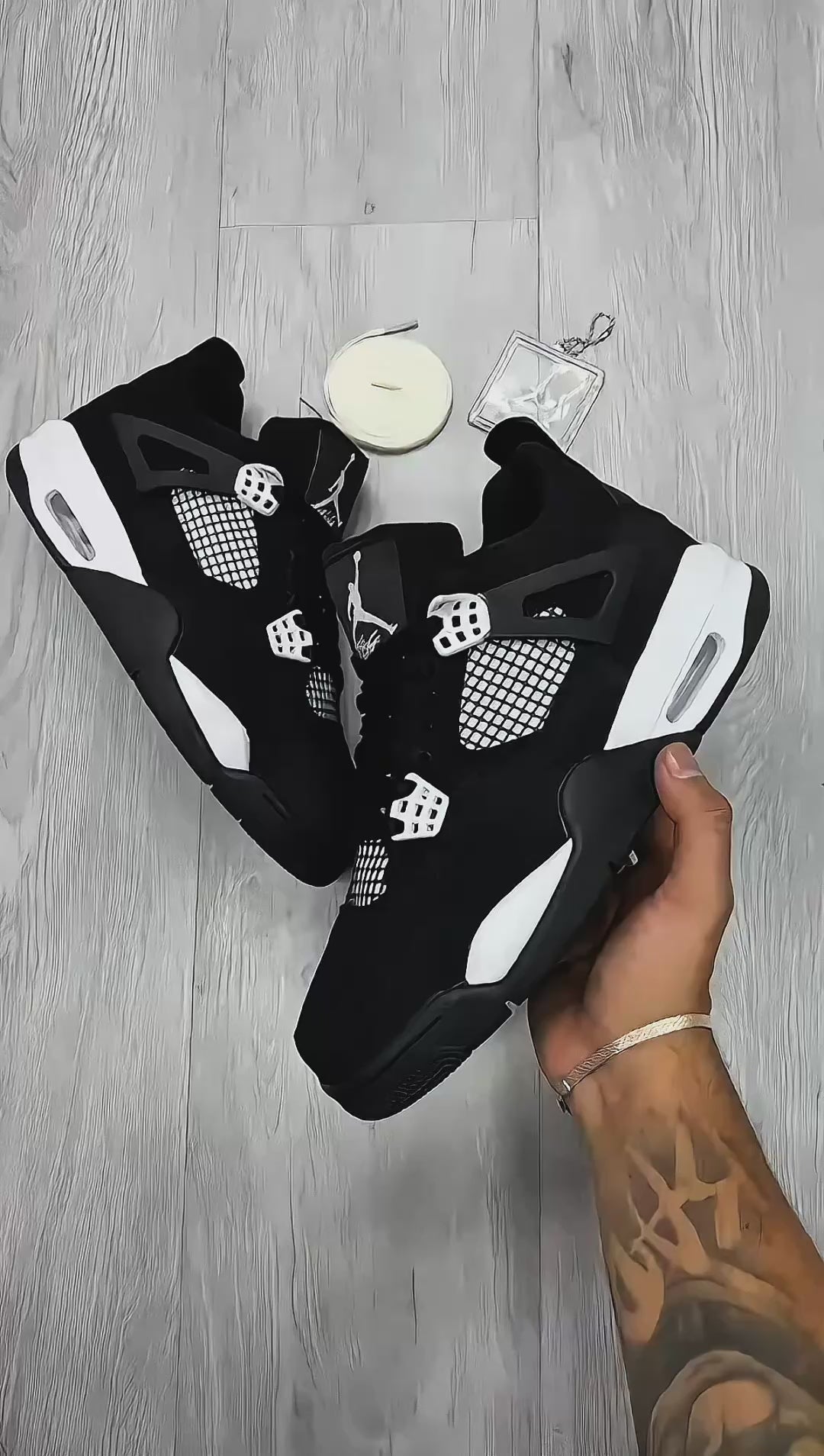 Air Jordan 4 White Thunder