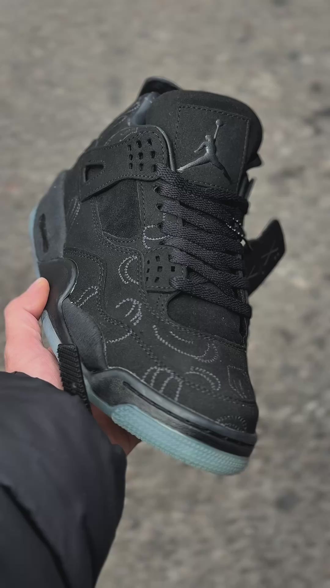 Air Jordan 4 x Kaws Black