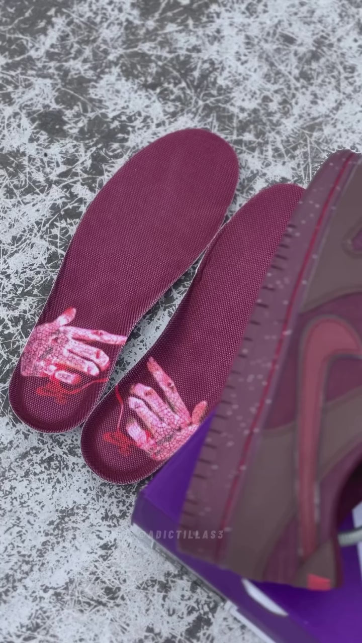 SB DUNK LOW CITY OF LOVE