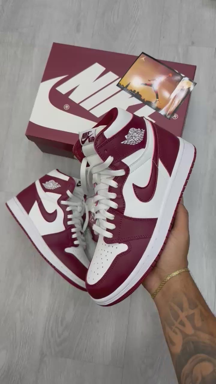Jordan
Air Jordan 1 Retro High OG "Team Red"